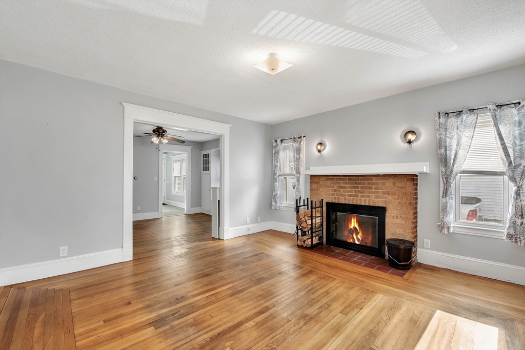 153 Ellsworth Ave