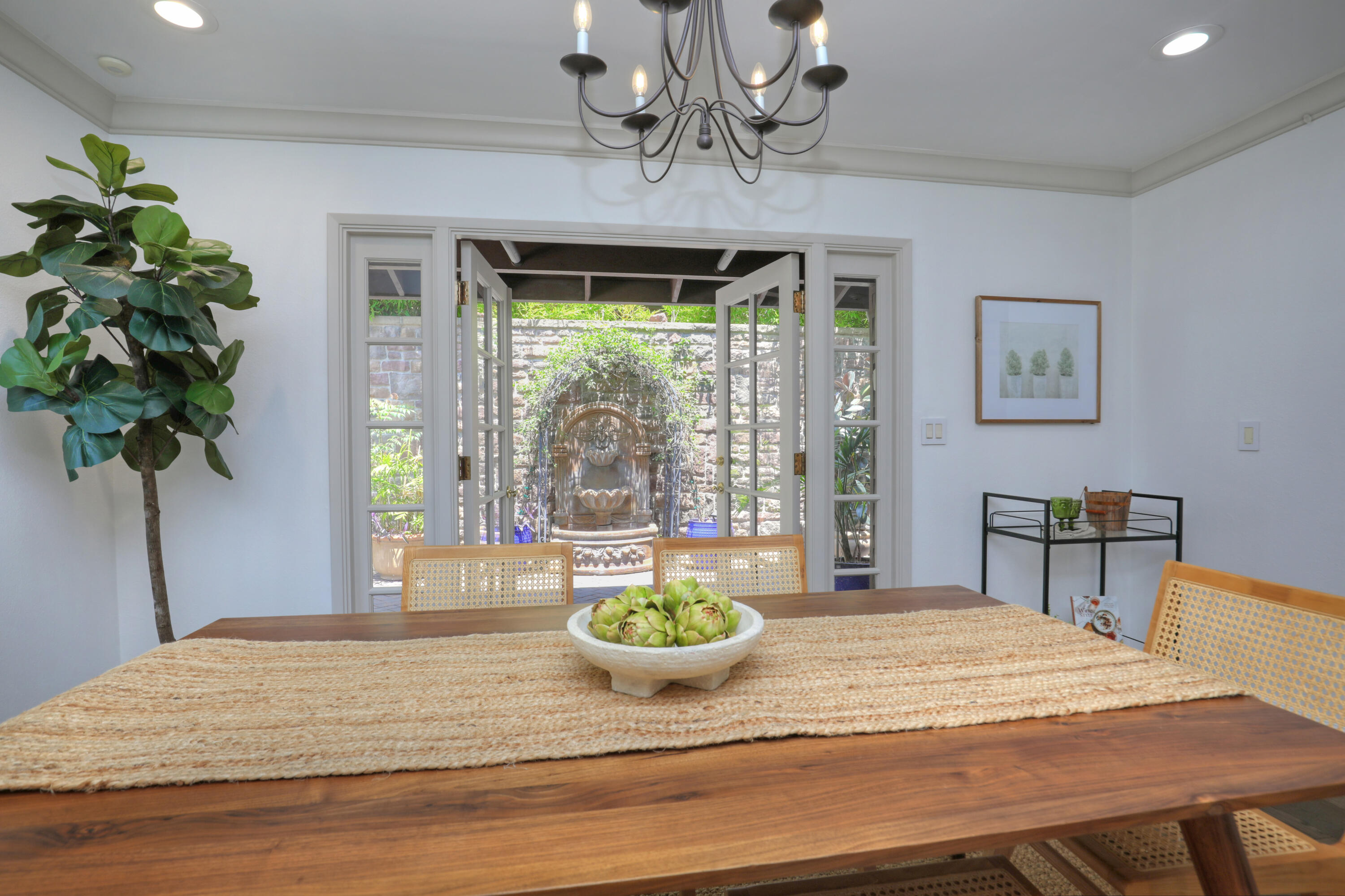 414 E Valerio Street