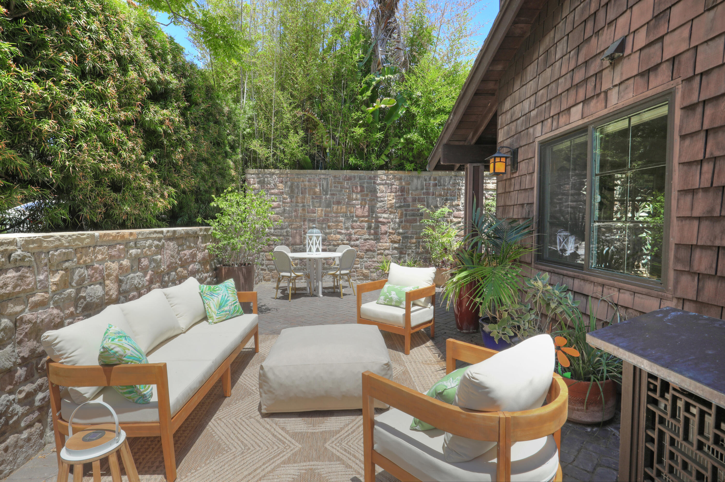 414 E Valerio Street