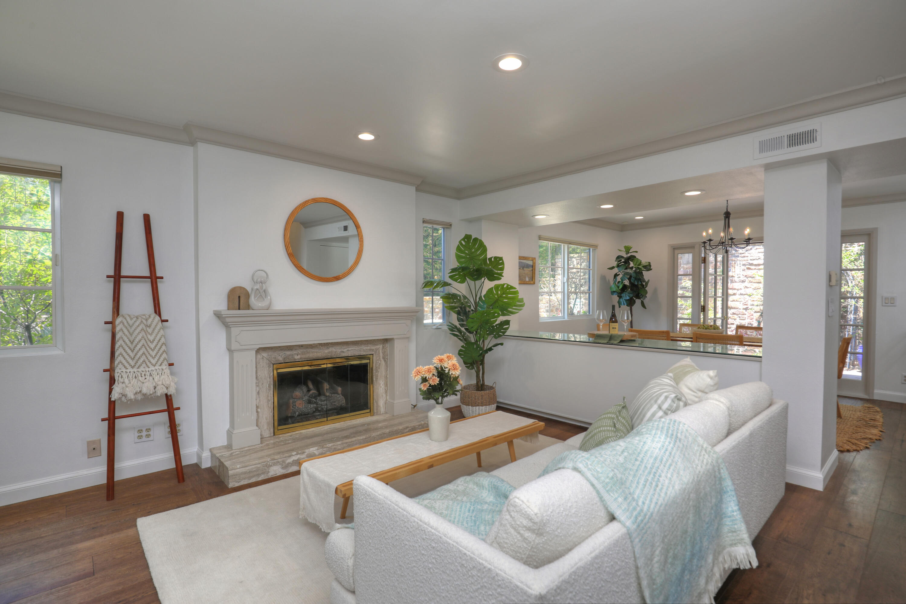 414 E Valerio Street