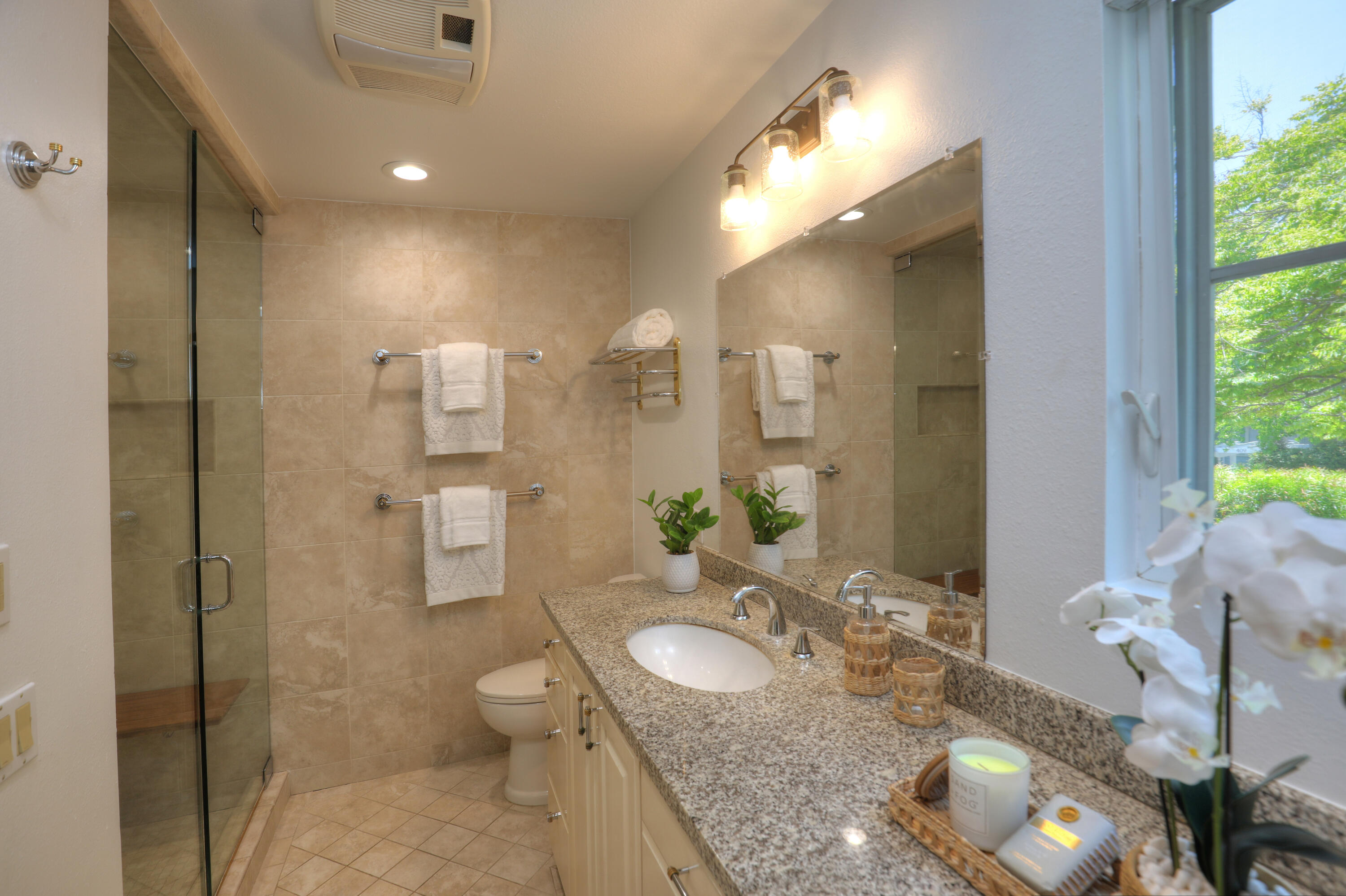 414 E Valerio Street