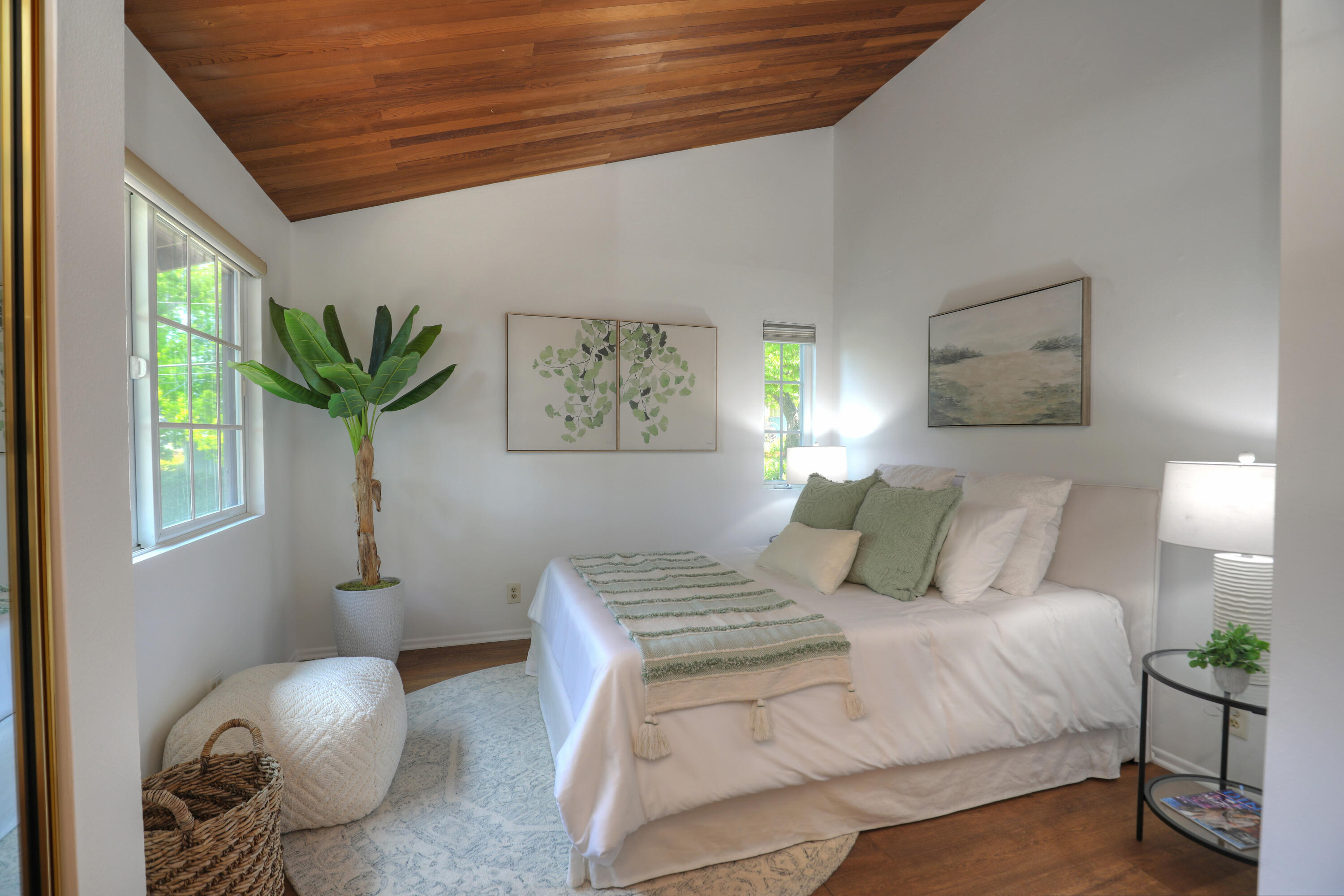 414 E Valerio Street