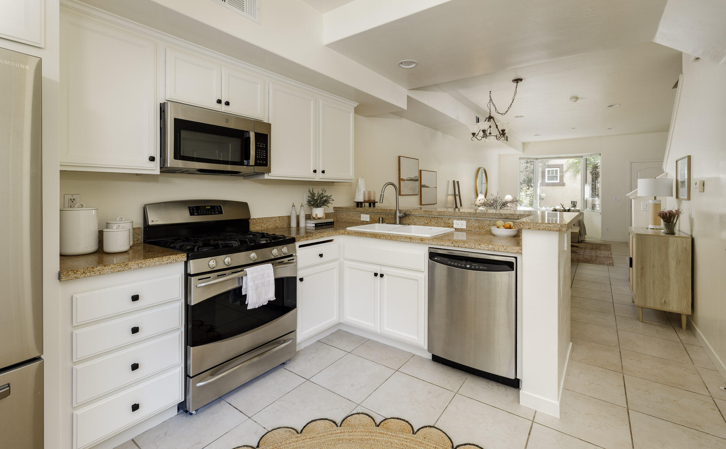 345 Kellogg Way, 22