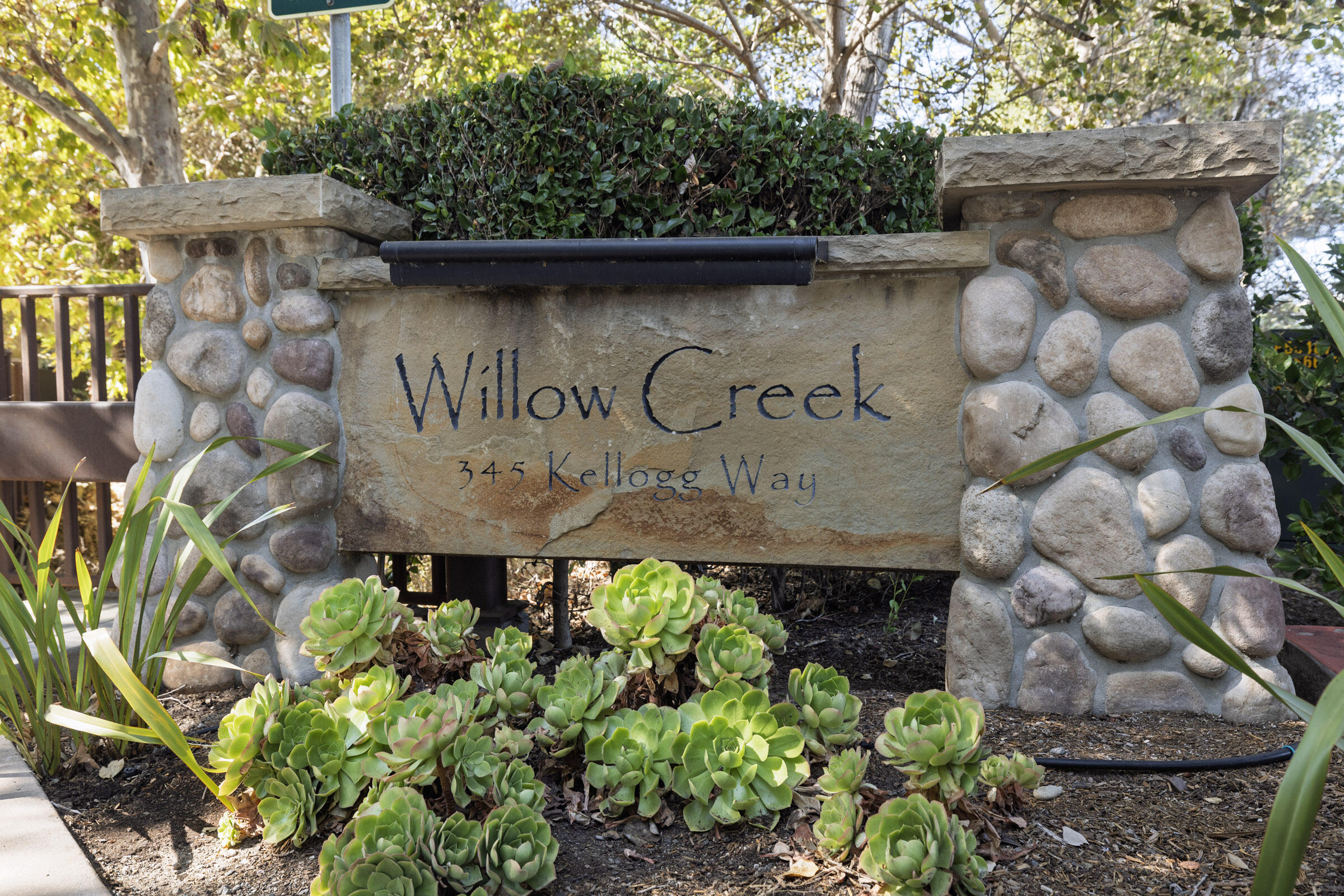345 Kellogg Way, 22