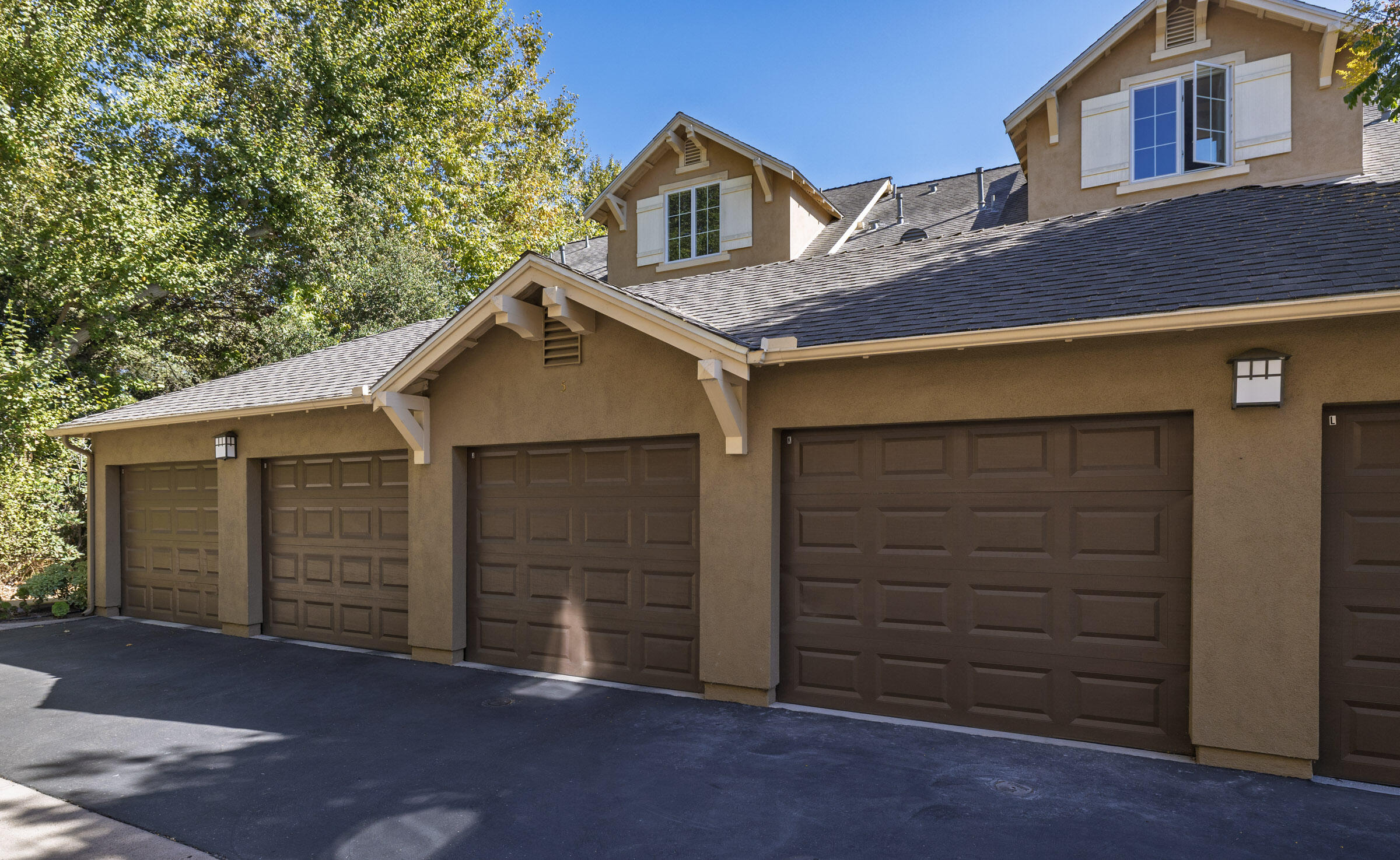 345 Kellogg Way, 22