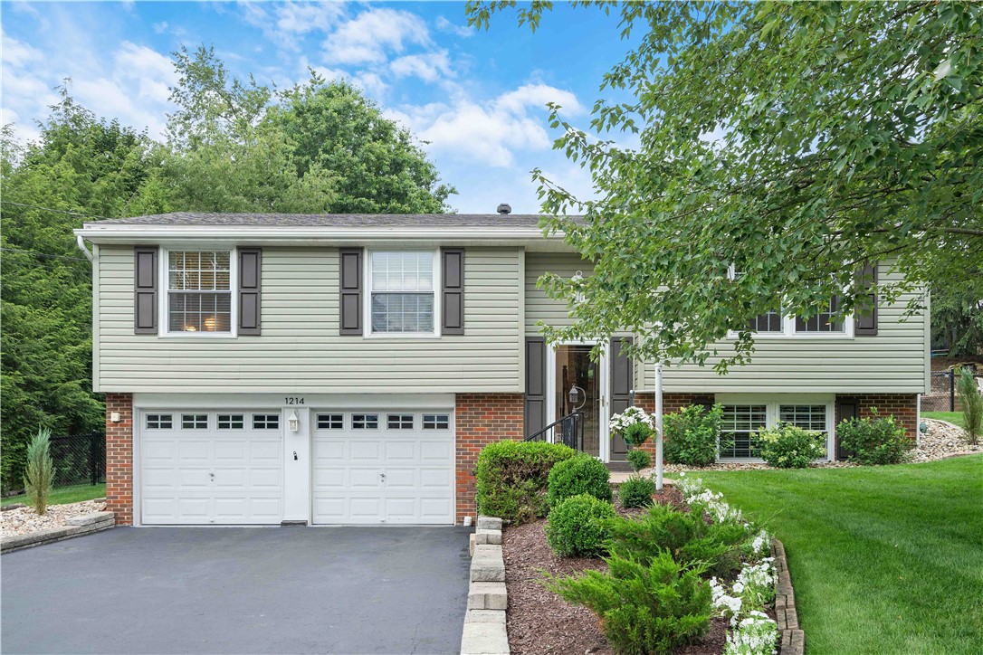 1214 Regency Dr