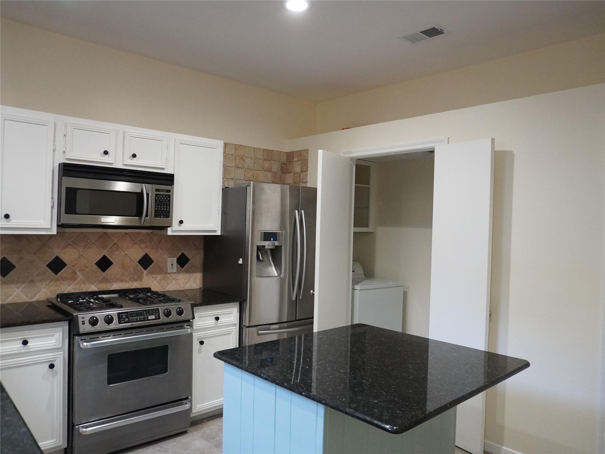 31 N Lakeridge Circle