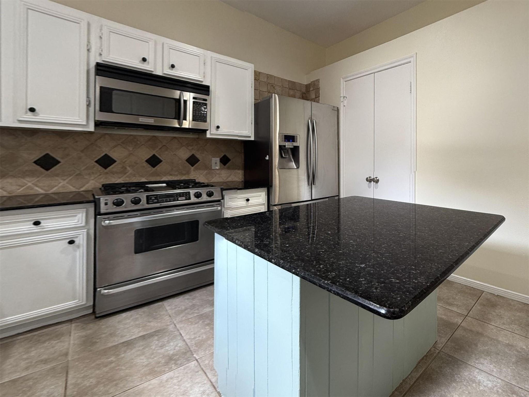 31 N Lakeridge Circle