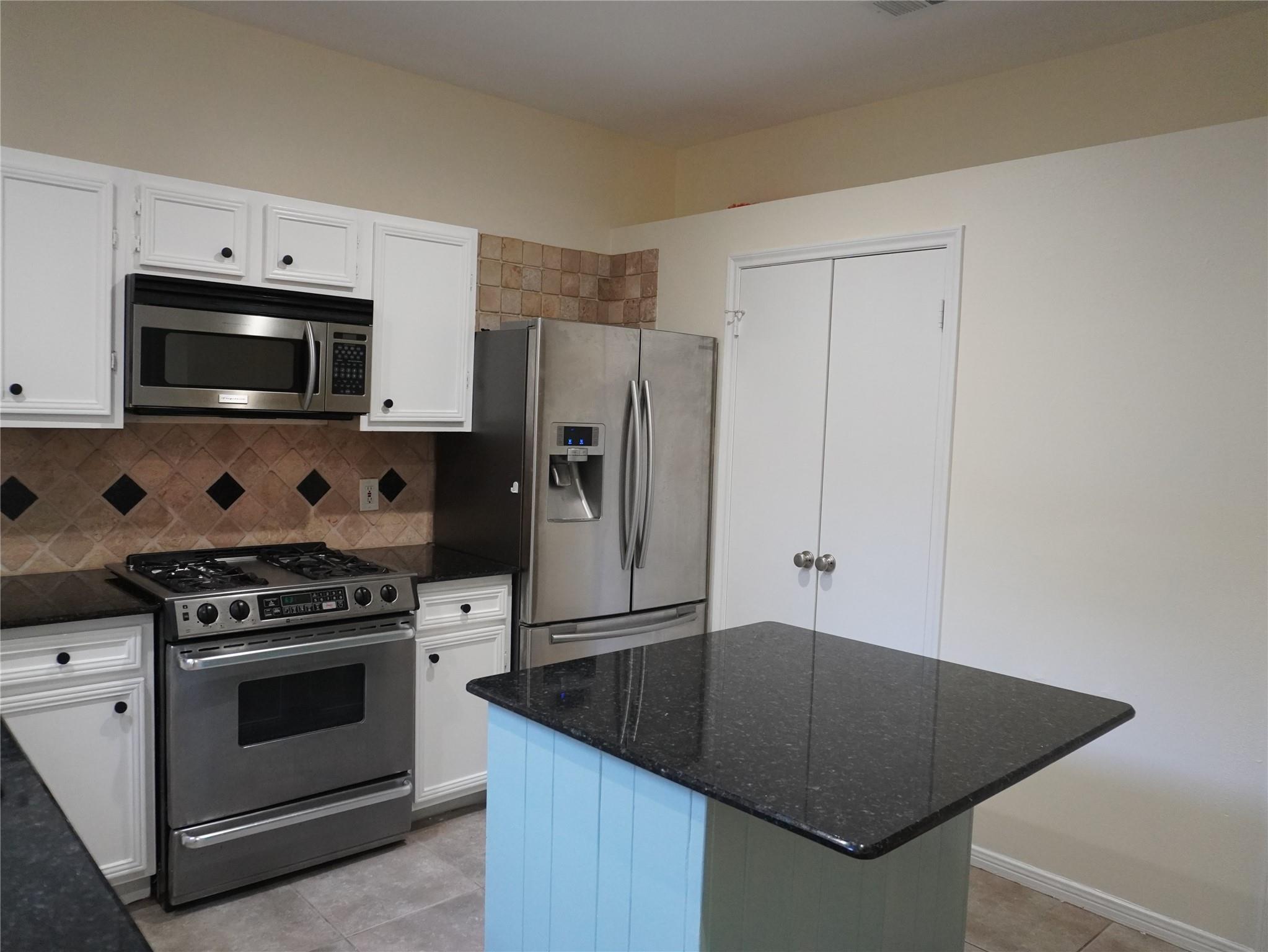 31 N Lakeridge Circle