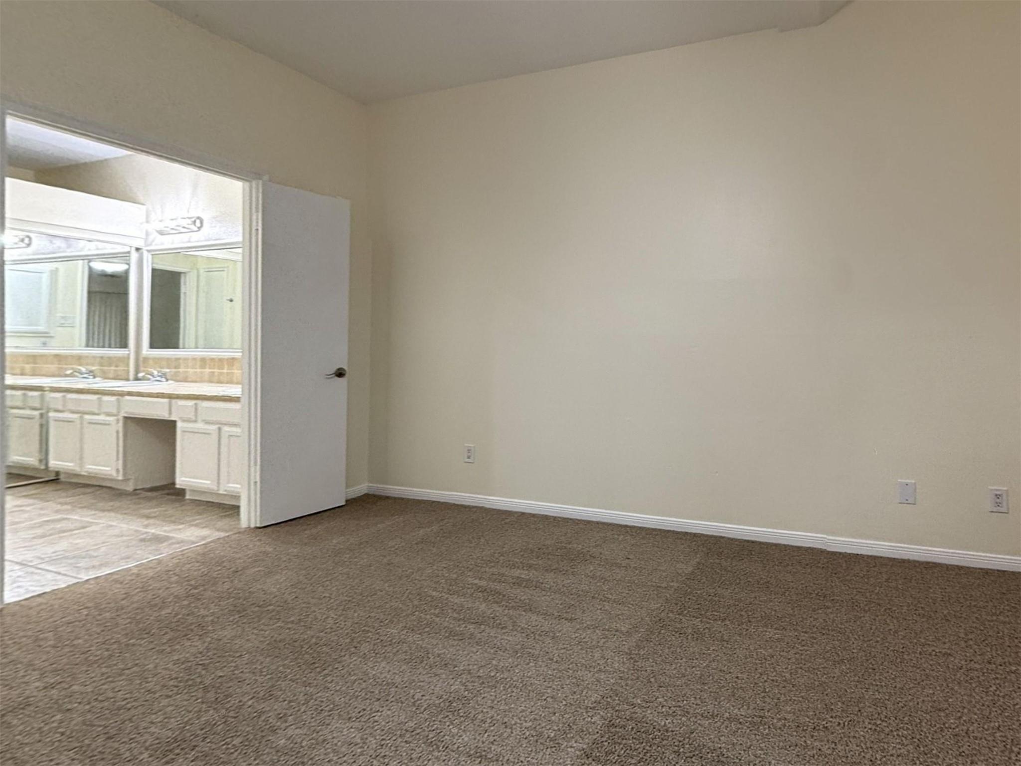31 N Lakeridge Circle
