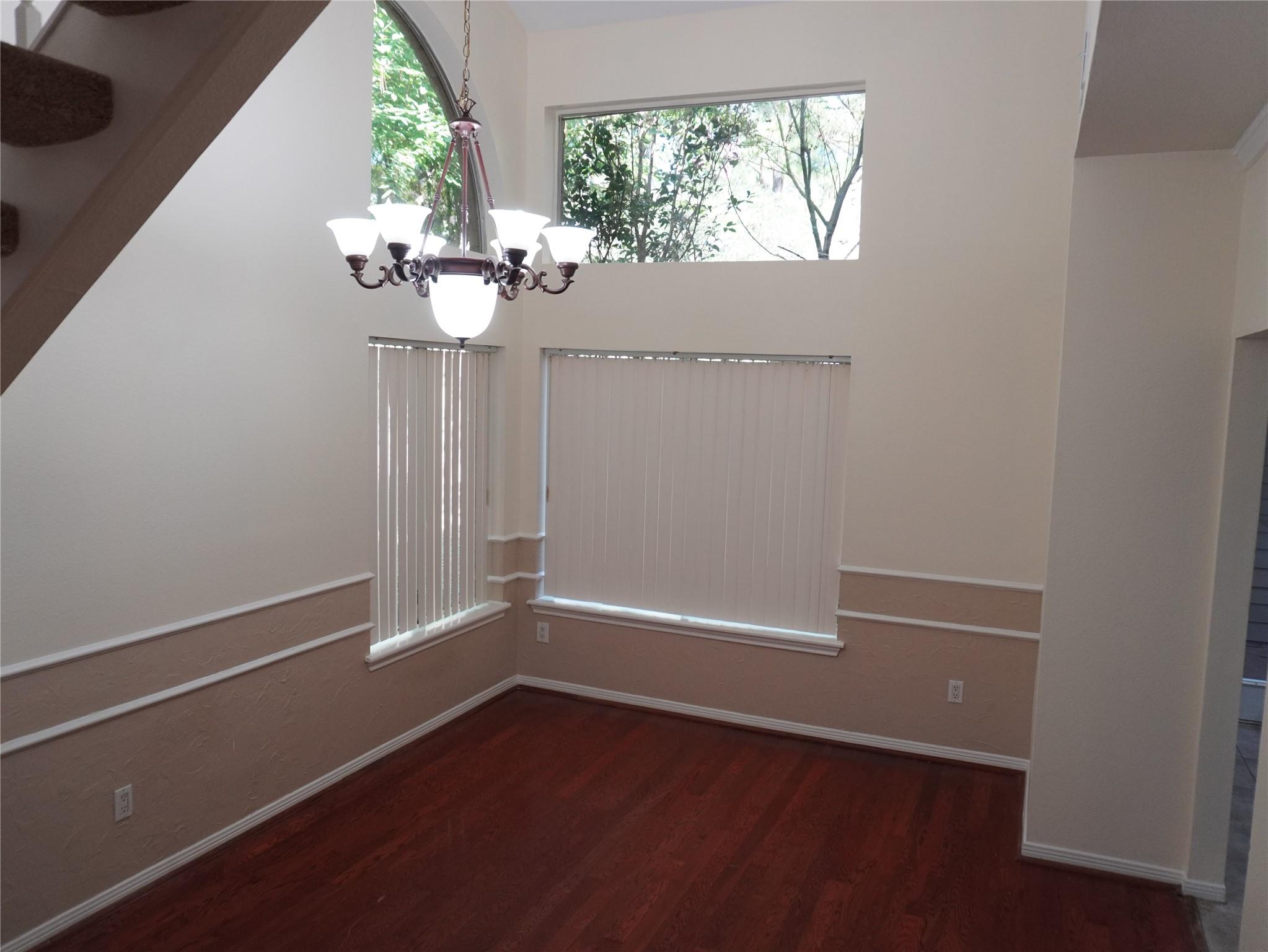 31 N Lakeridge Circle