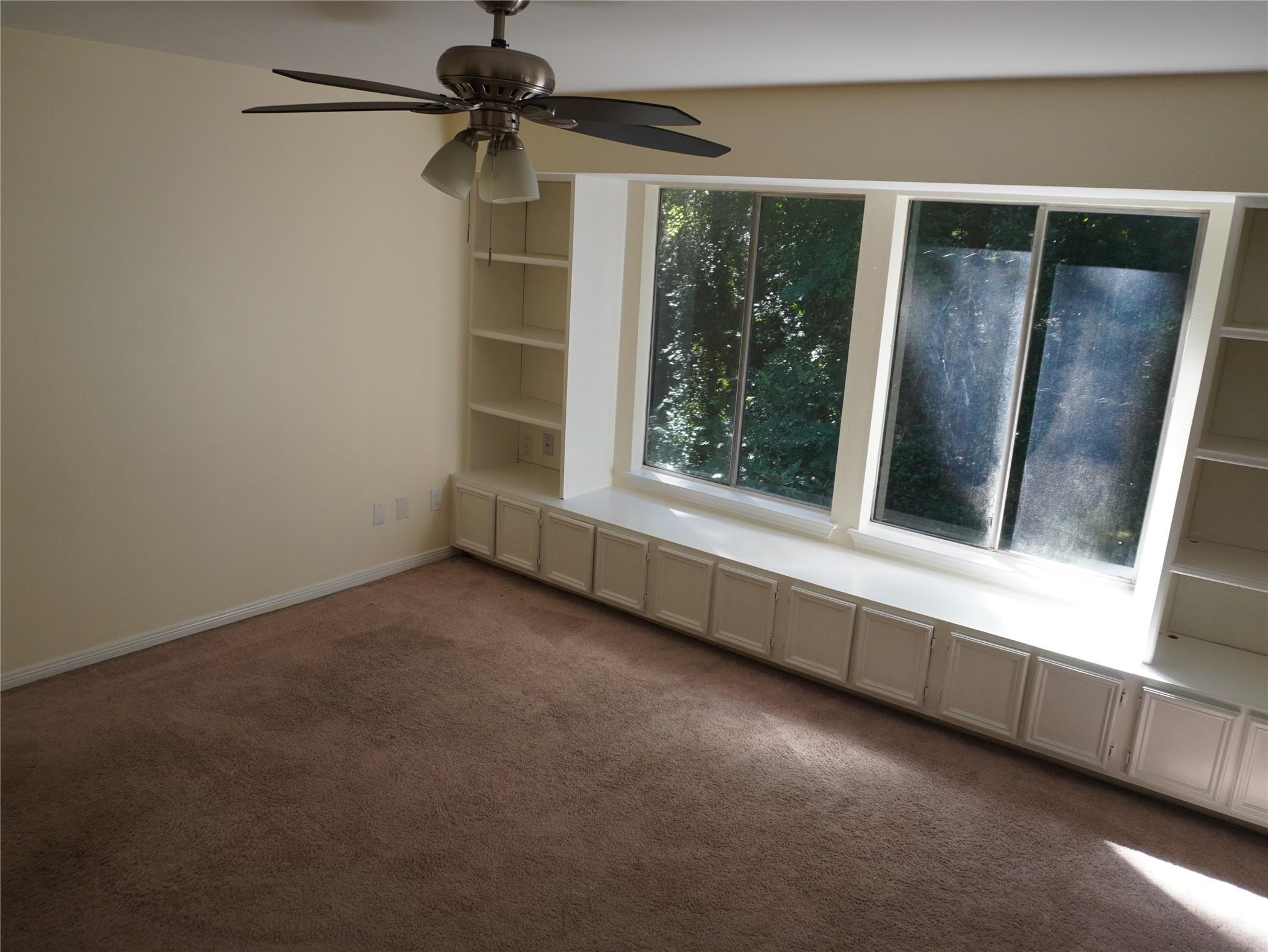 31 N Lakeridge Circle