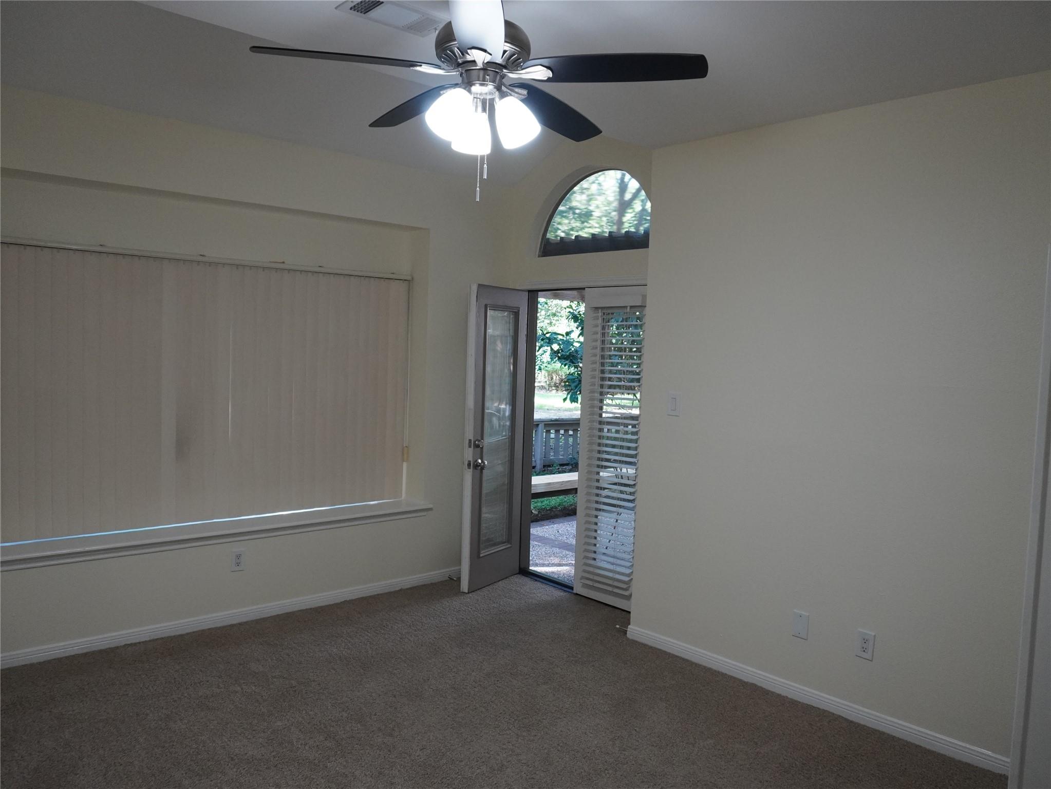 31 N Lakeridge Circle