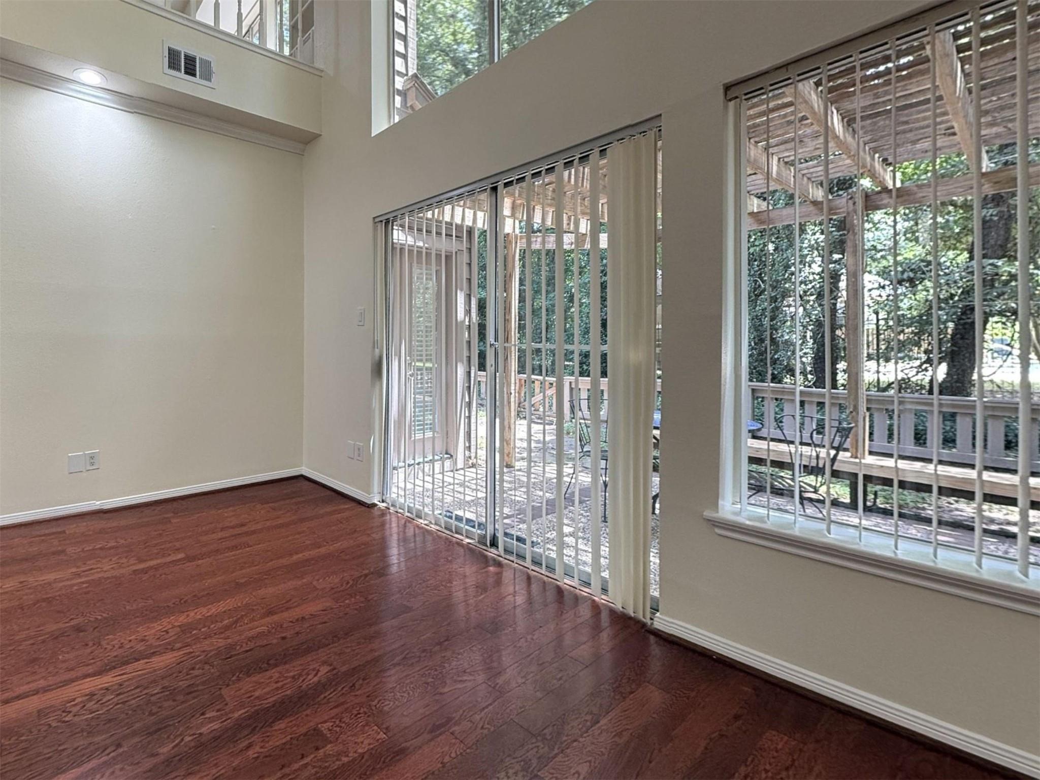 31 N Lakeridge Circle