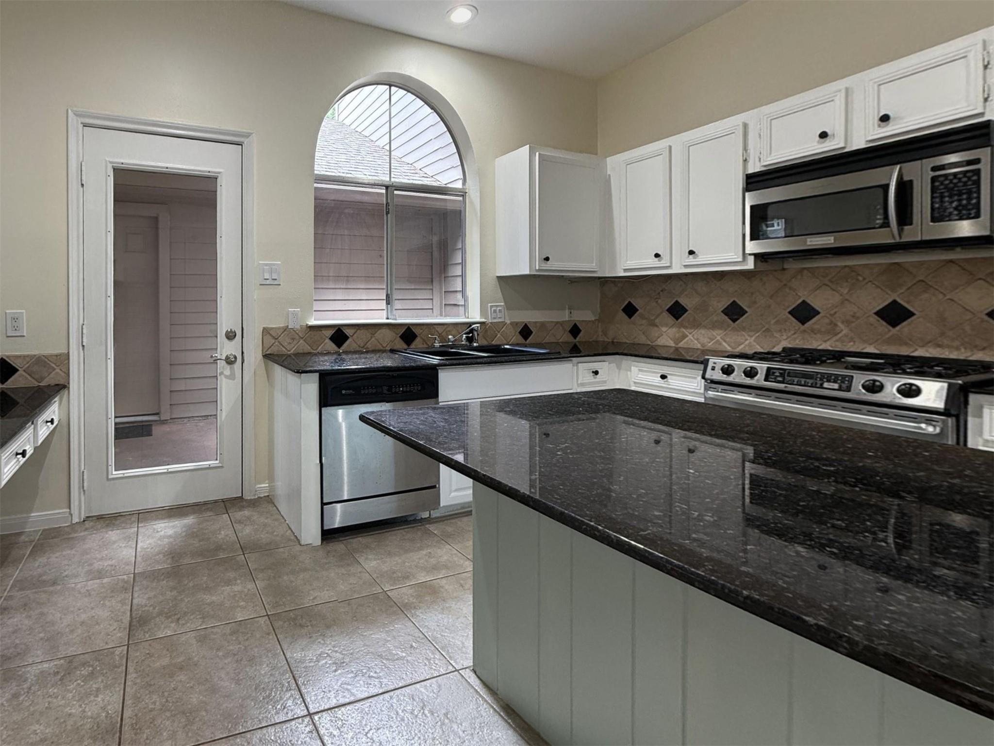 31 N Lakeridge Circle