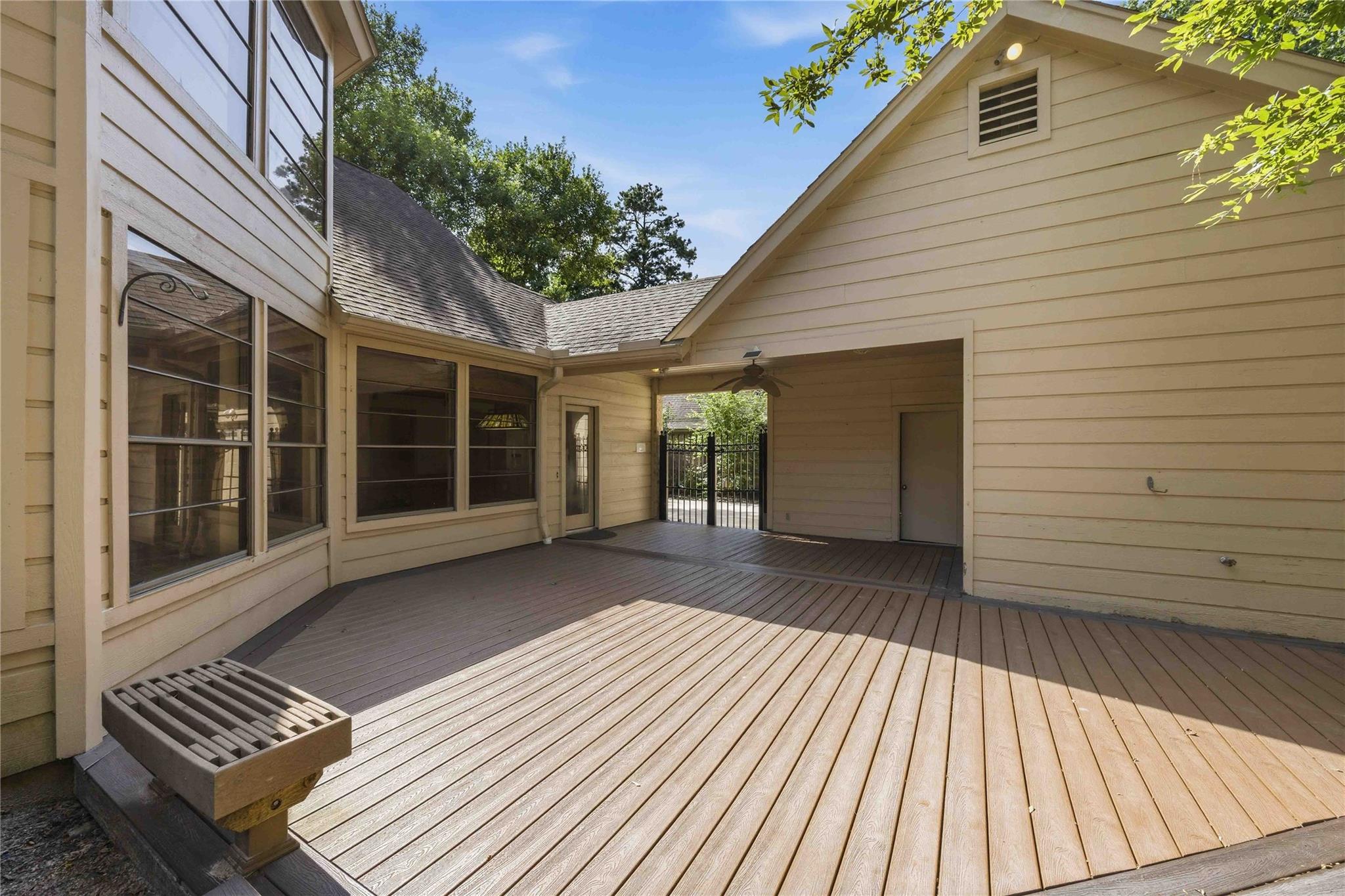 27 Shining Lakes Place