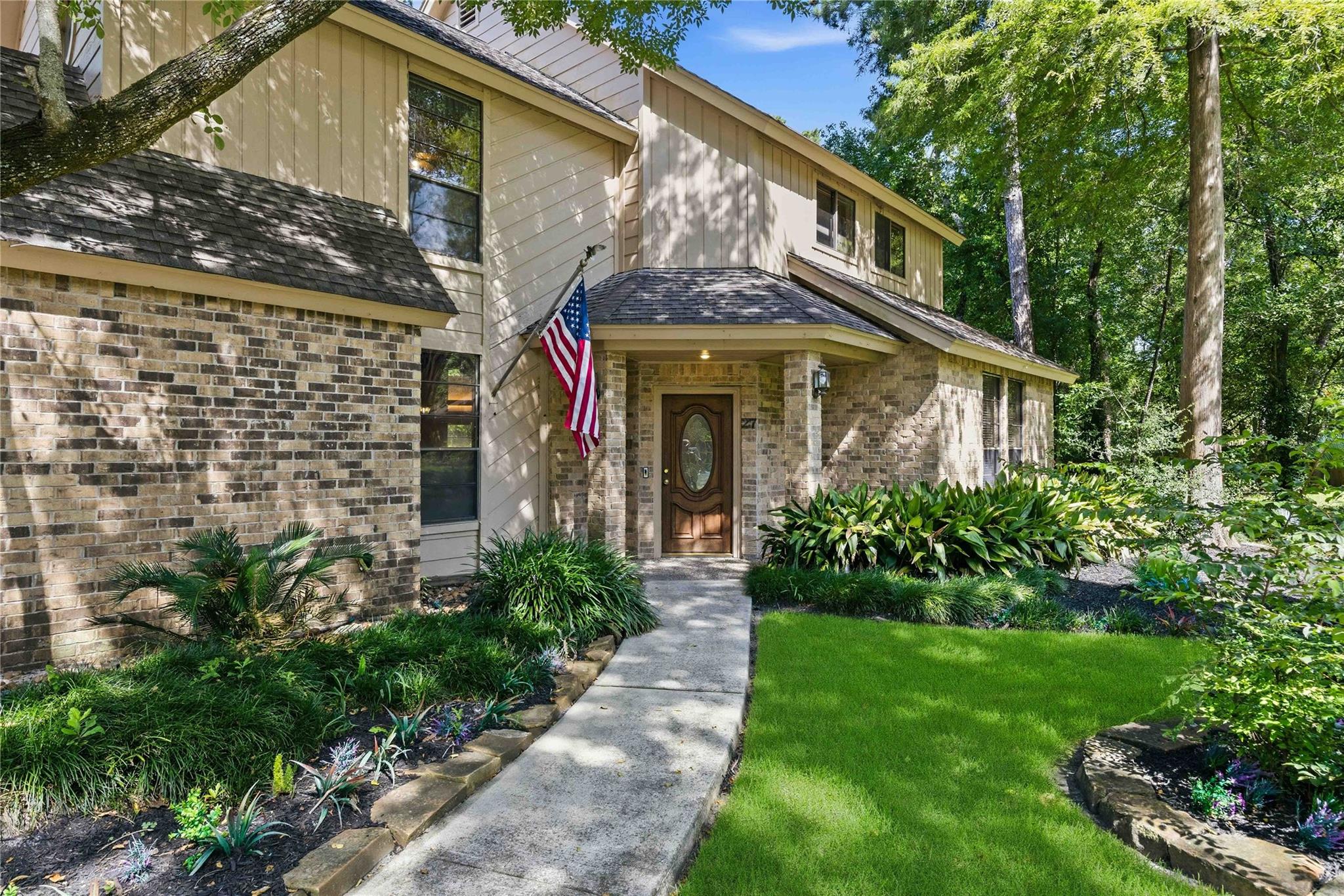 27 Shining Lakes Place