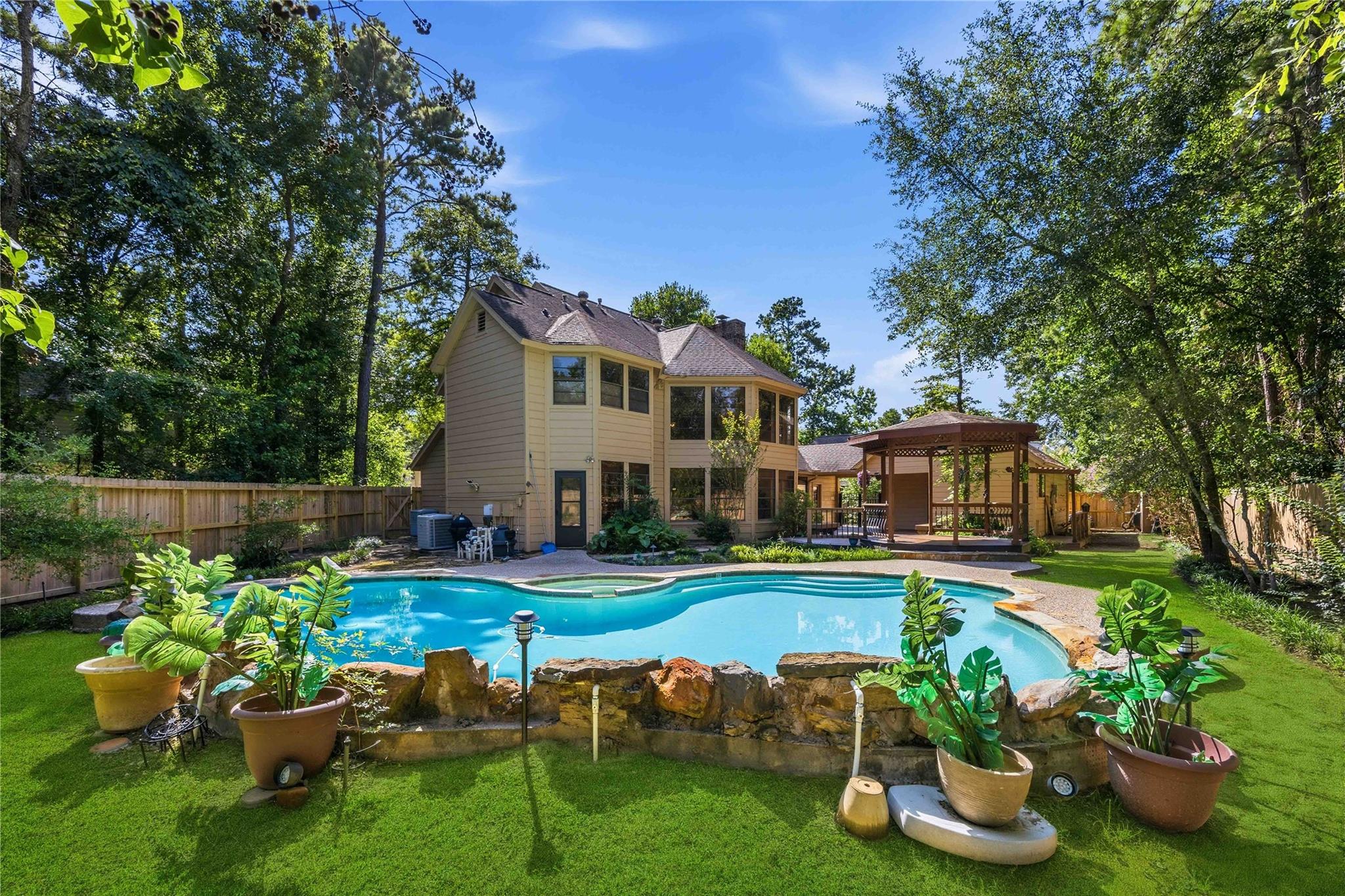 27 Shining Lakes Place