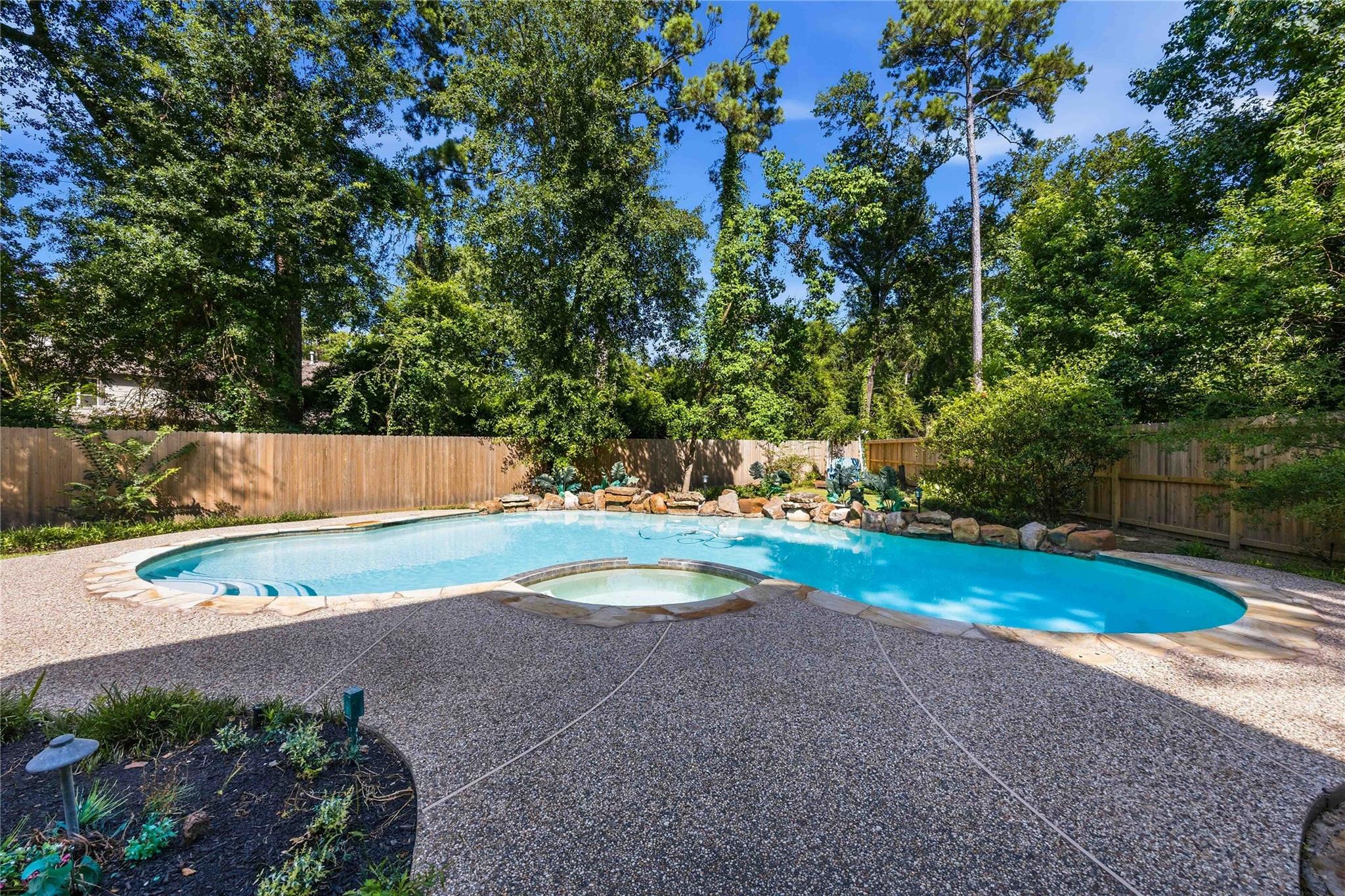 27 Shining Lakes Place