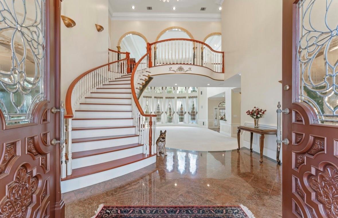 2907 Cedar Woods Place