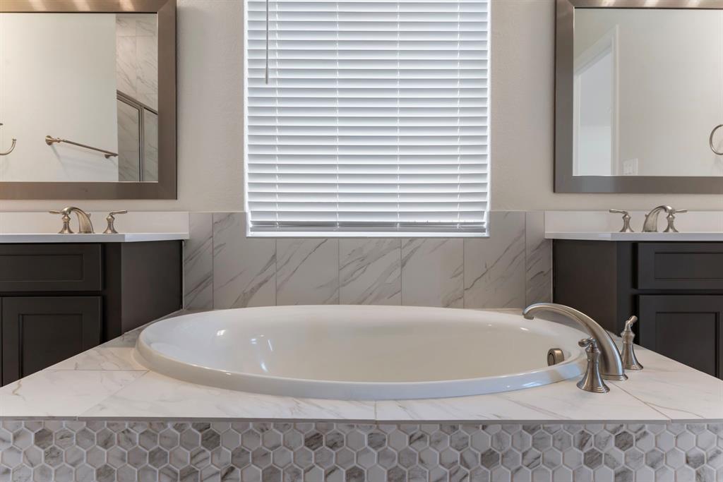 9603 Lakeside Arbor Way