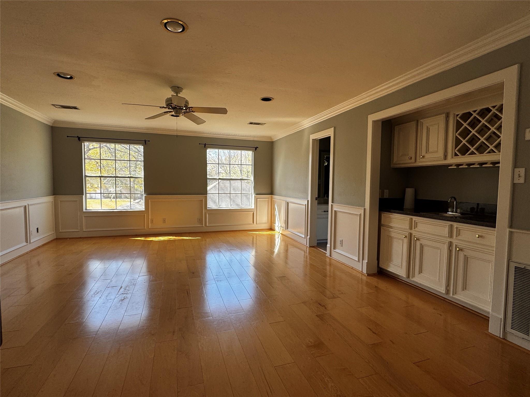 2426 Carriage Lamp Lane