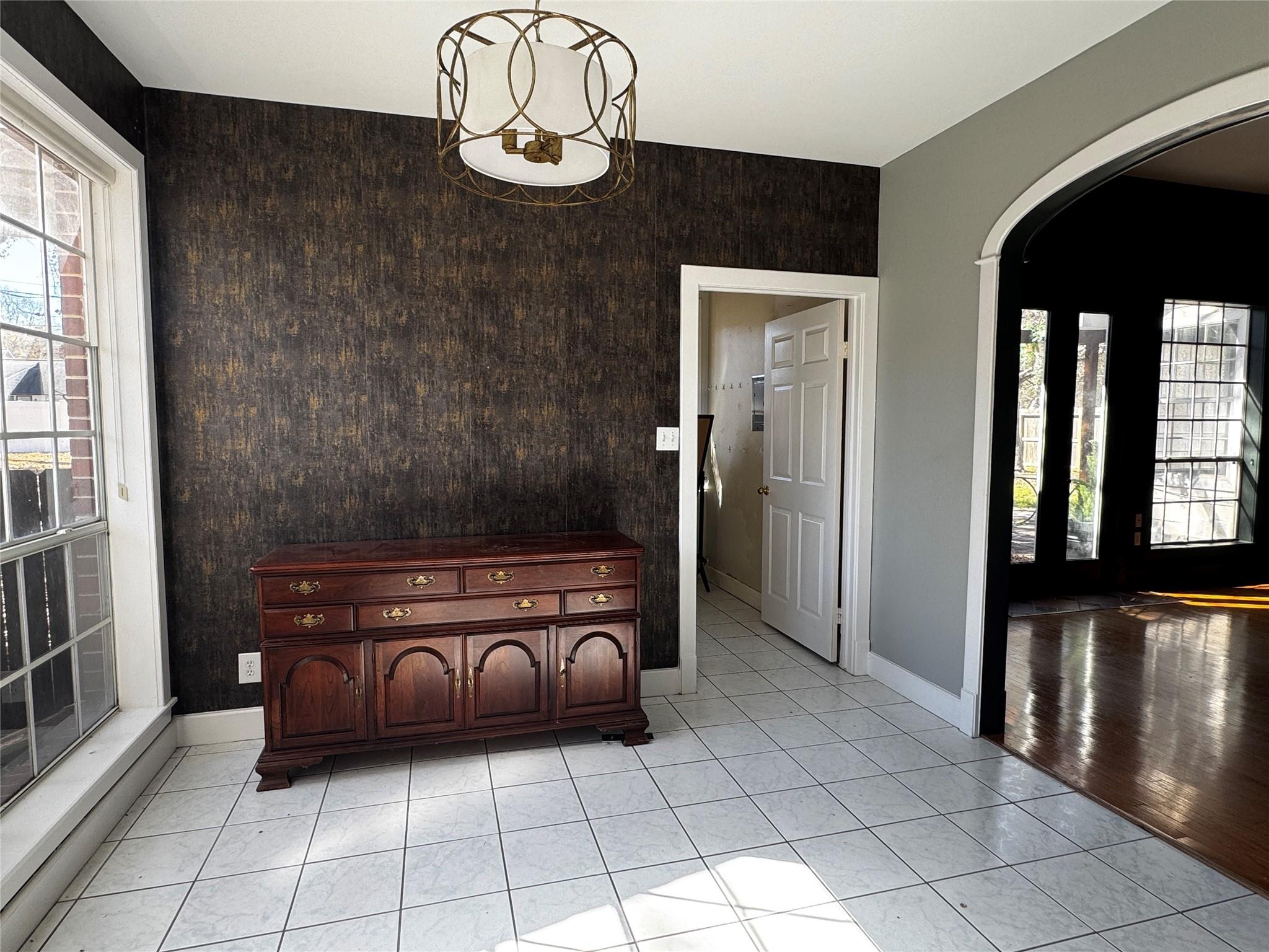 2426 Carriage Lamp Lane