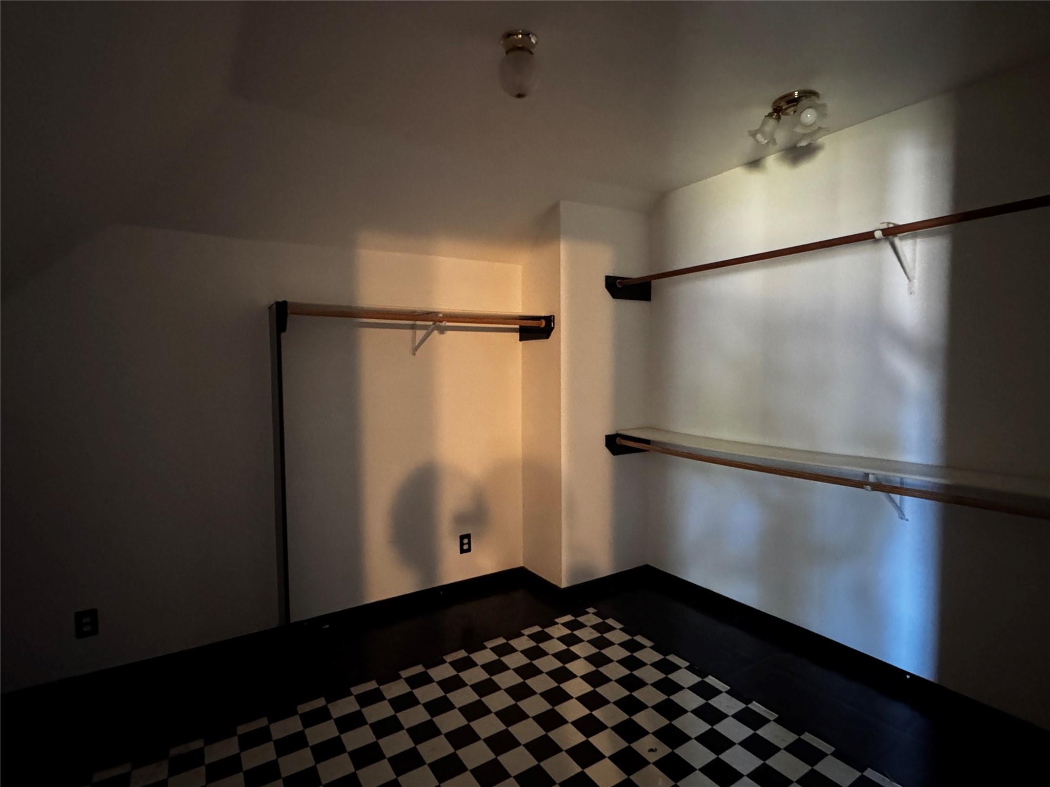 2426 Carriage Lamp Lane