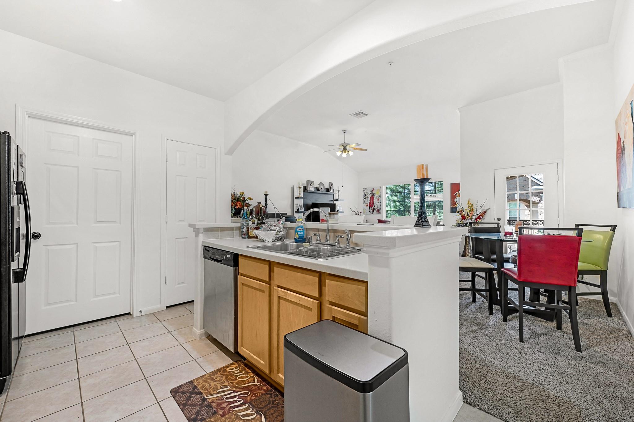 6607 Lake Woodlands Drive # 334