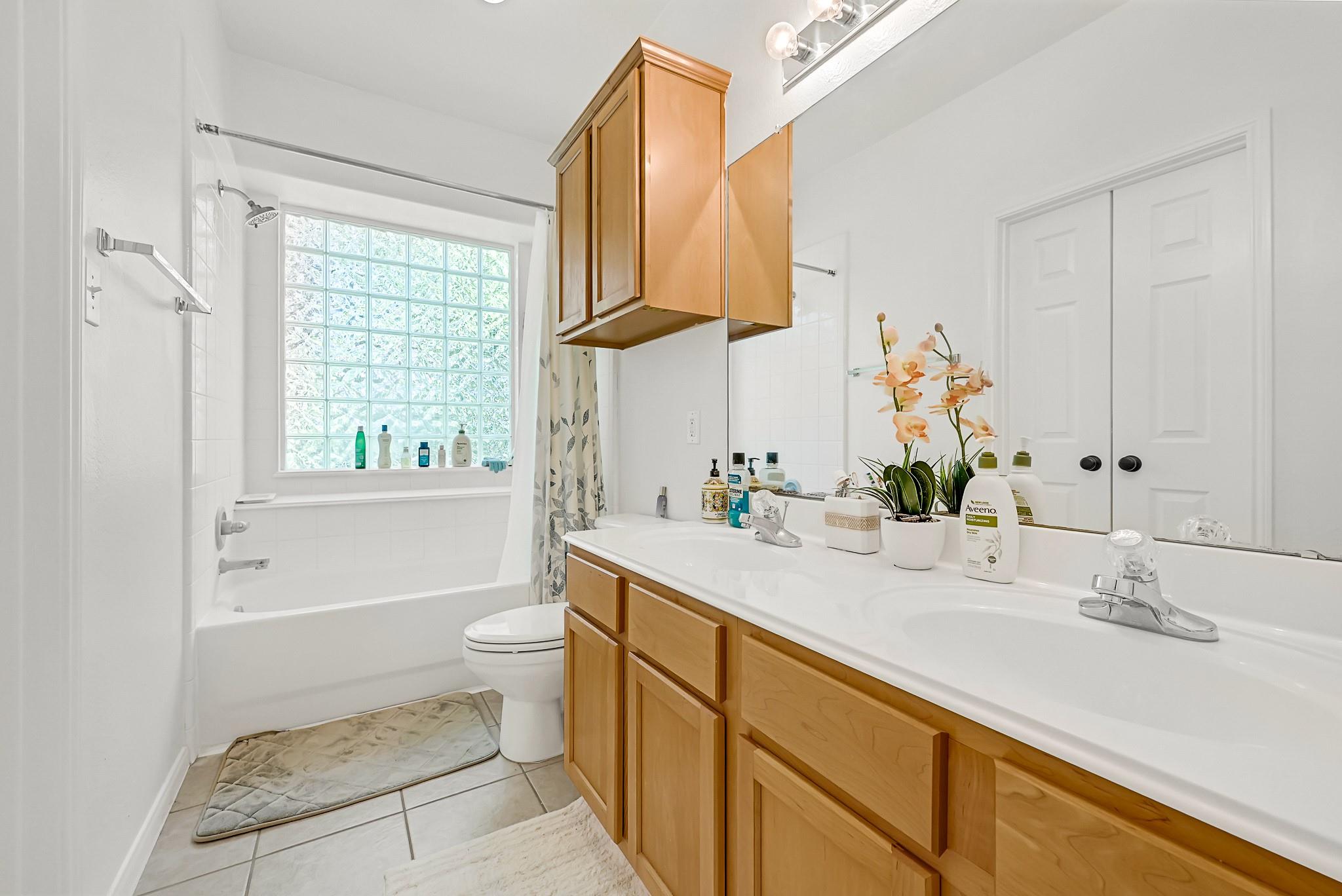 6607 Lake Woodlands Drive # 334