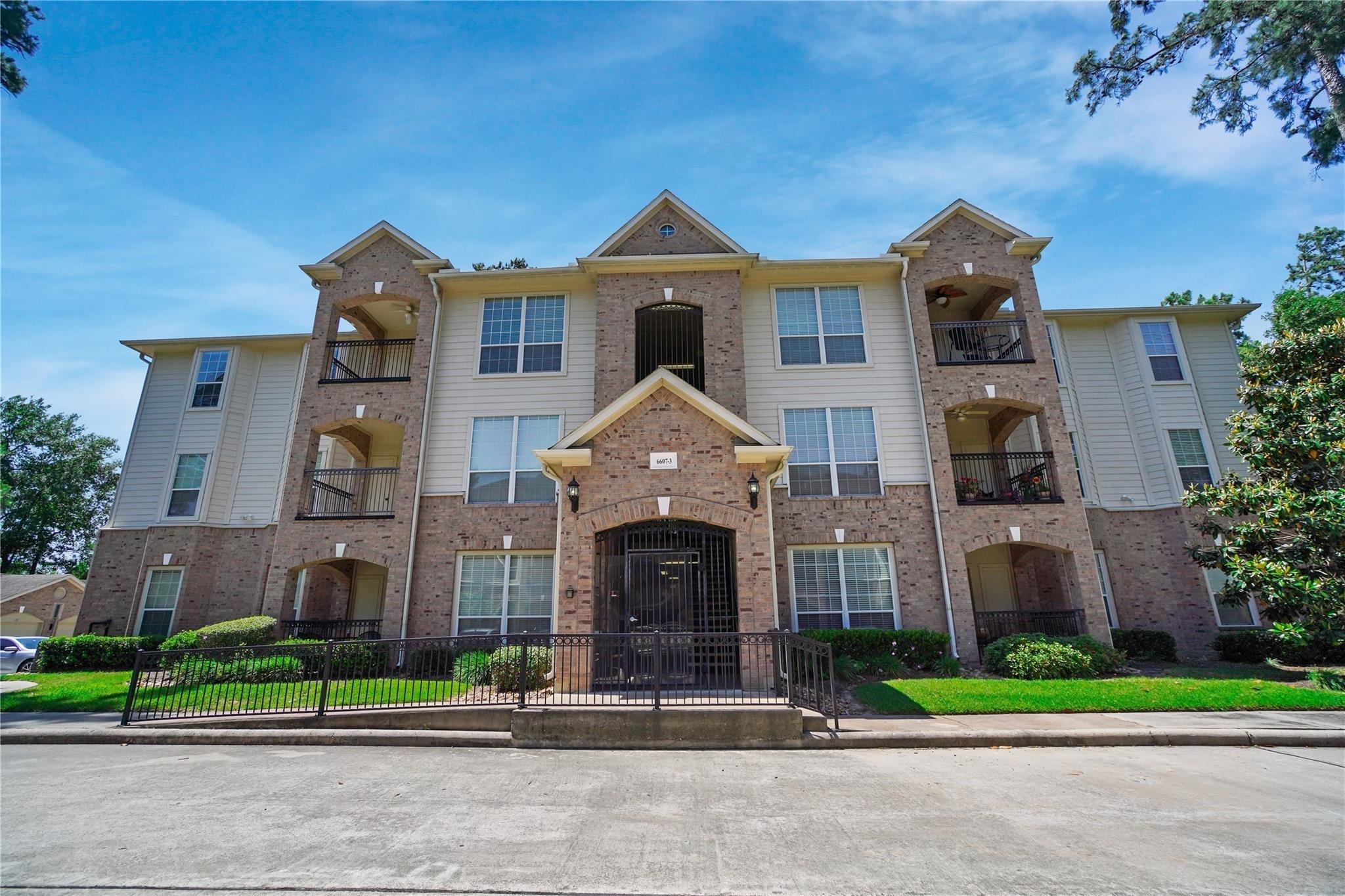 6607 Lake Woodlands Drive # 334