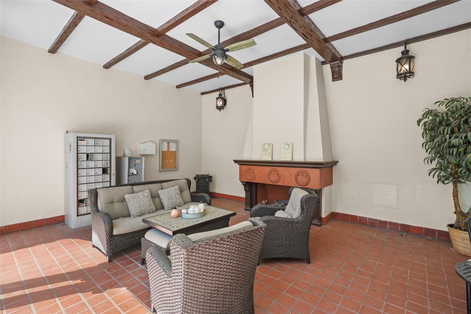 2117 W DEKLE AVE #H1