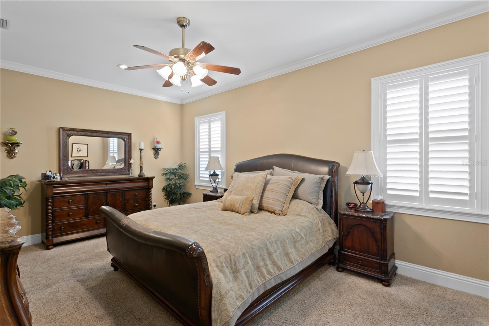 3118 W BAY VILLA AVE