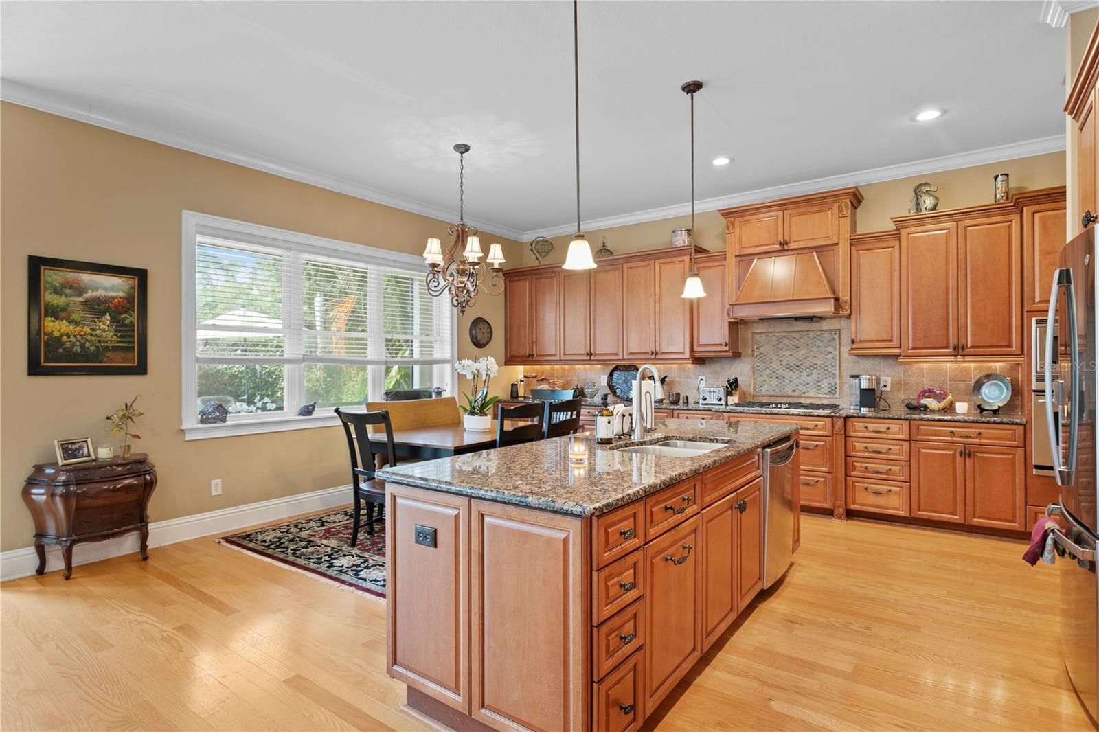 3118 W BAY VILLA AVE