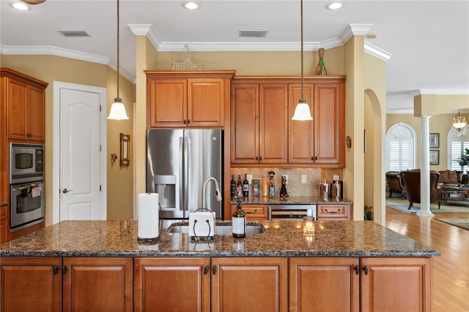 3118 W BAY VILLA AVE