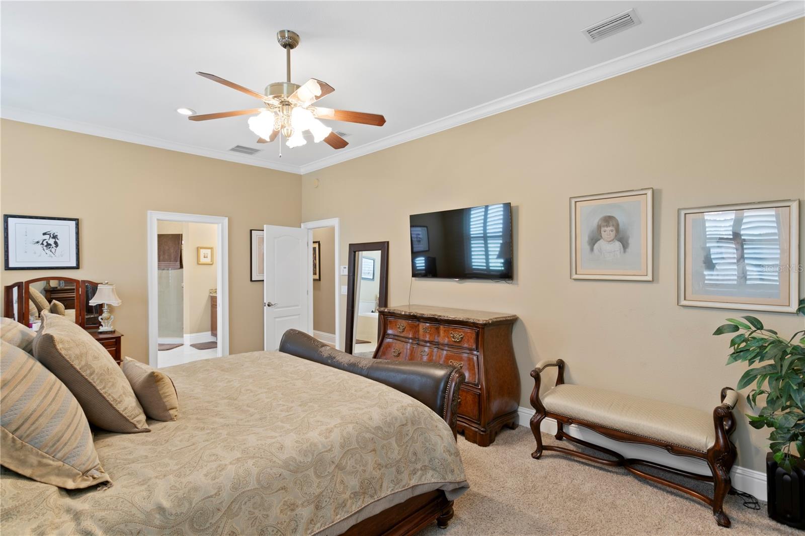 3118 W BAY VILLA AVE