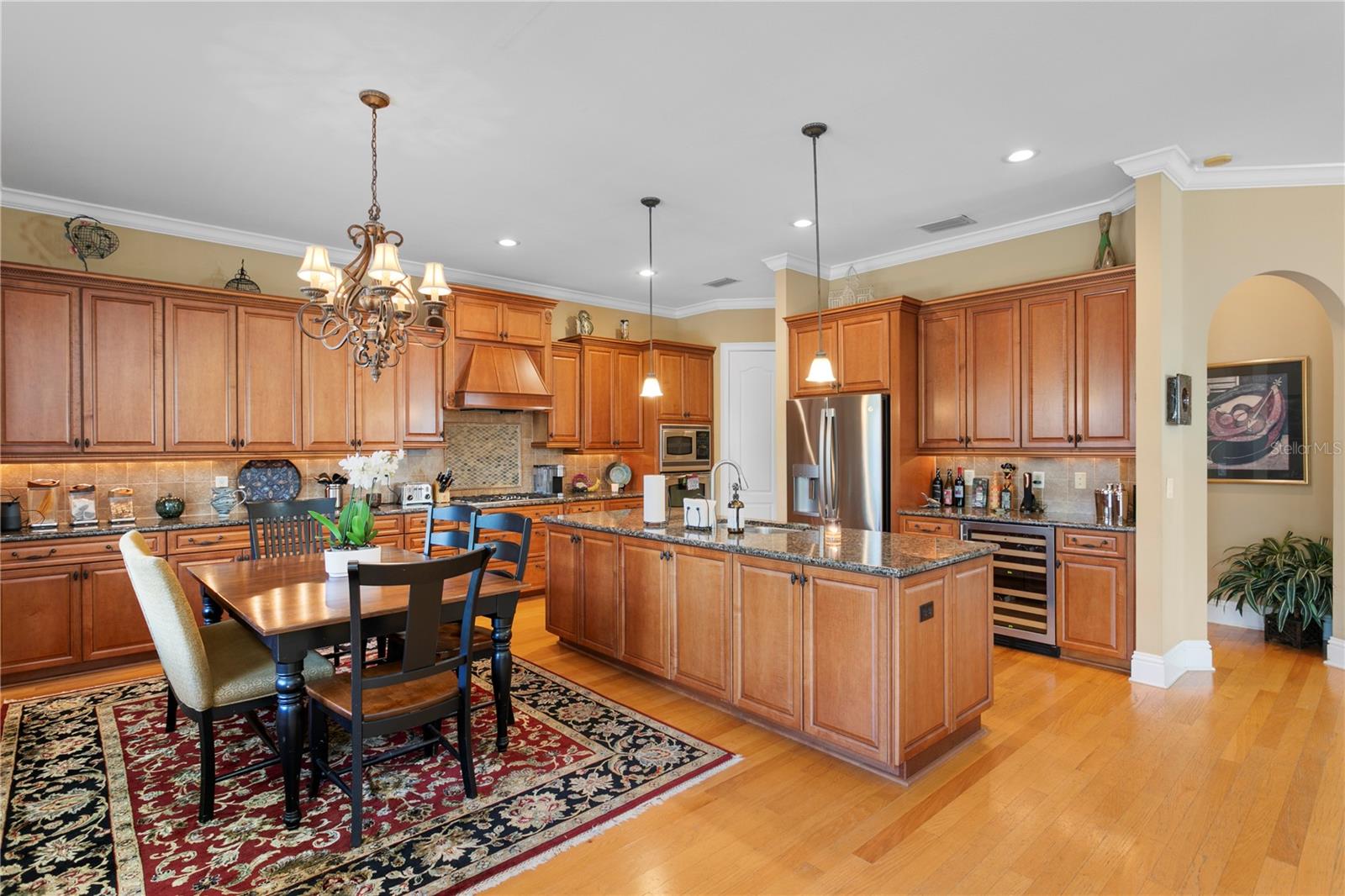 3118 W BAY VILLA AVE