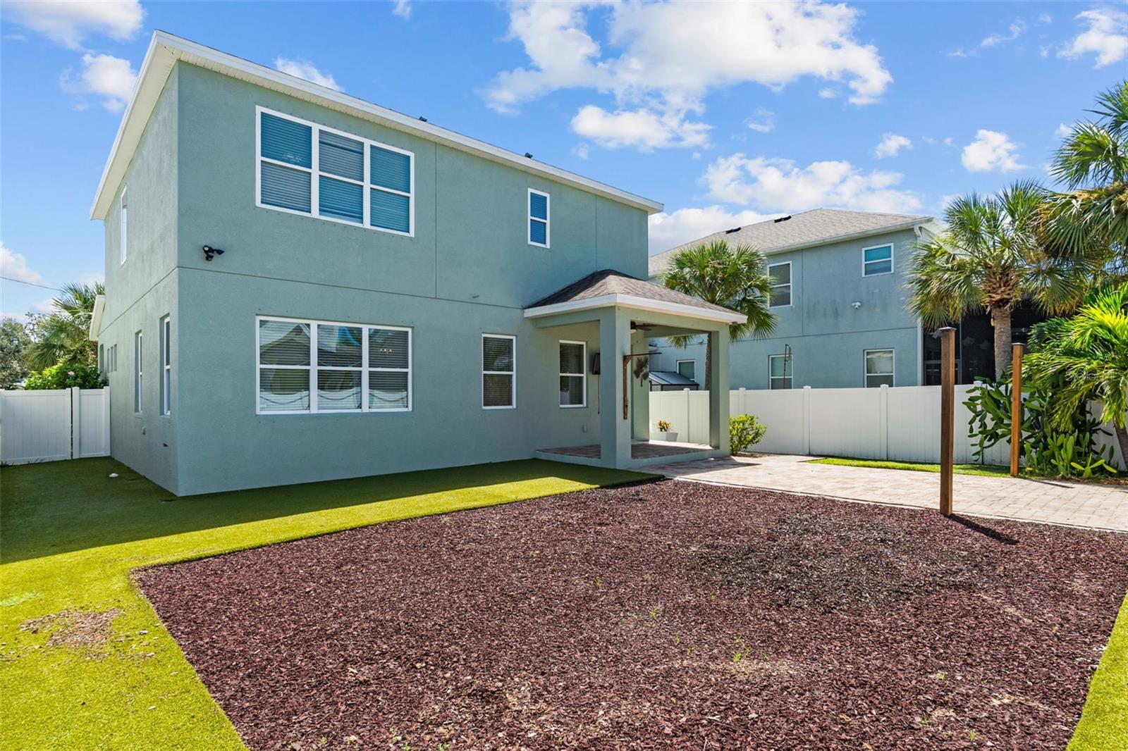 7611 S DESOTO ST