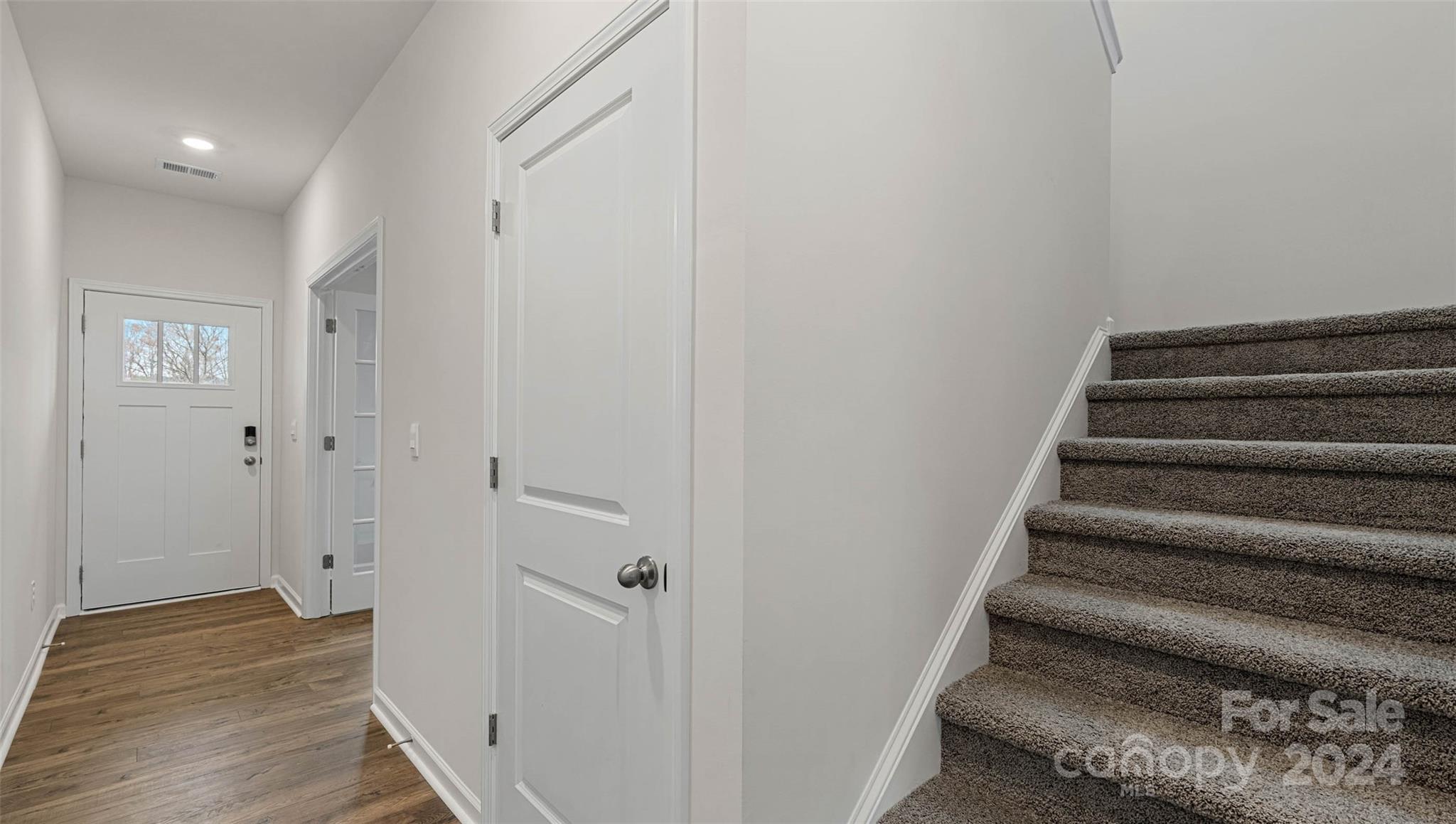 560 Country Oak Drive
