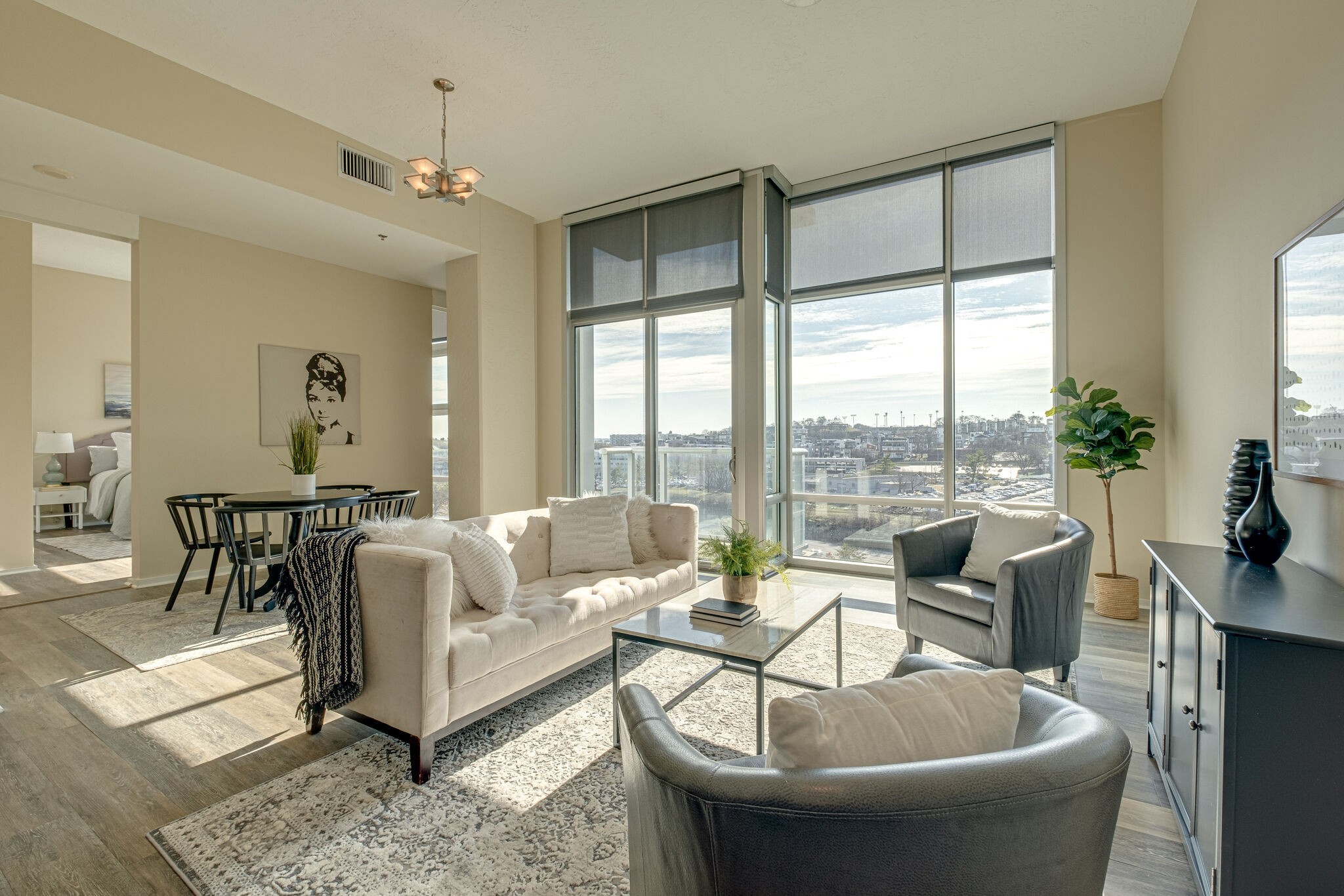 700 12th Ave, S Unit: 707