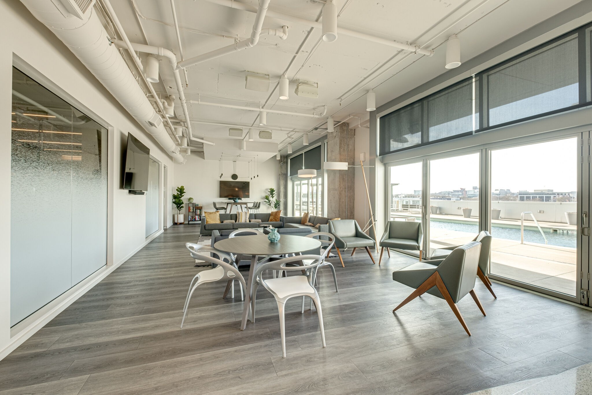 700 12th Ave, S Unit: 707