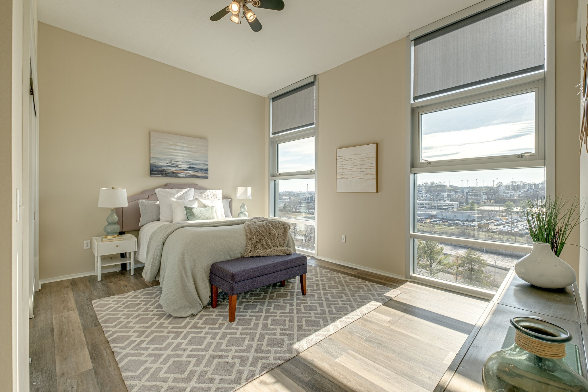 700 12th Ave, S Unit: 707