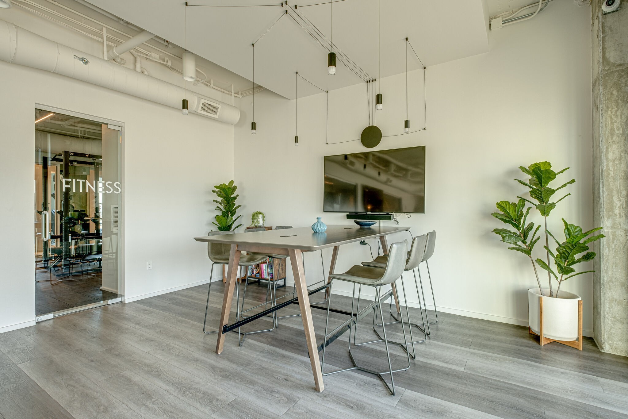 700 12th Ave, S Unit: 707