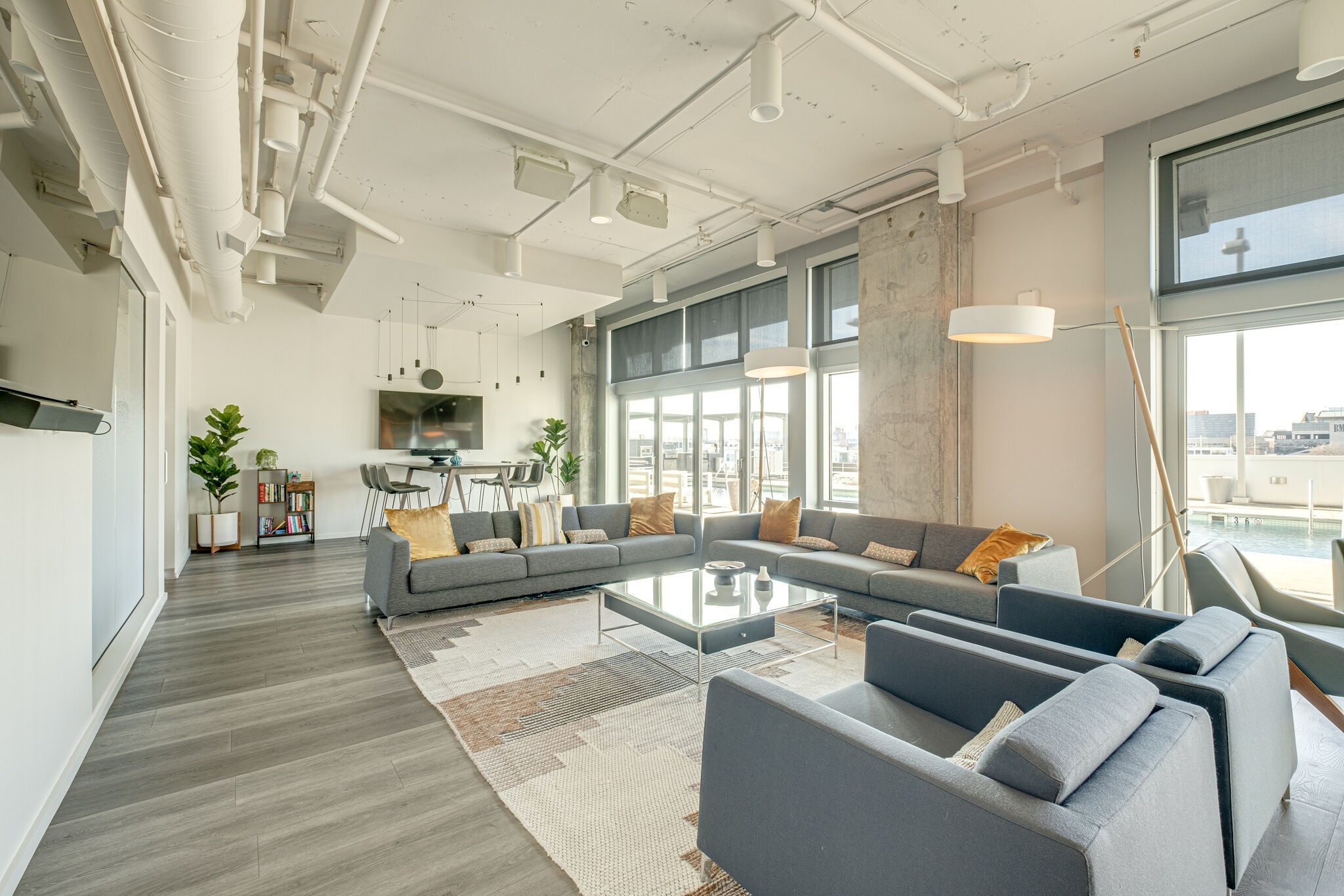 700 12th Ave, S Unit: 707