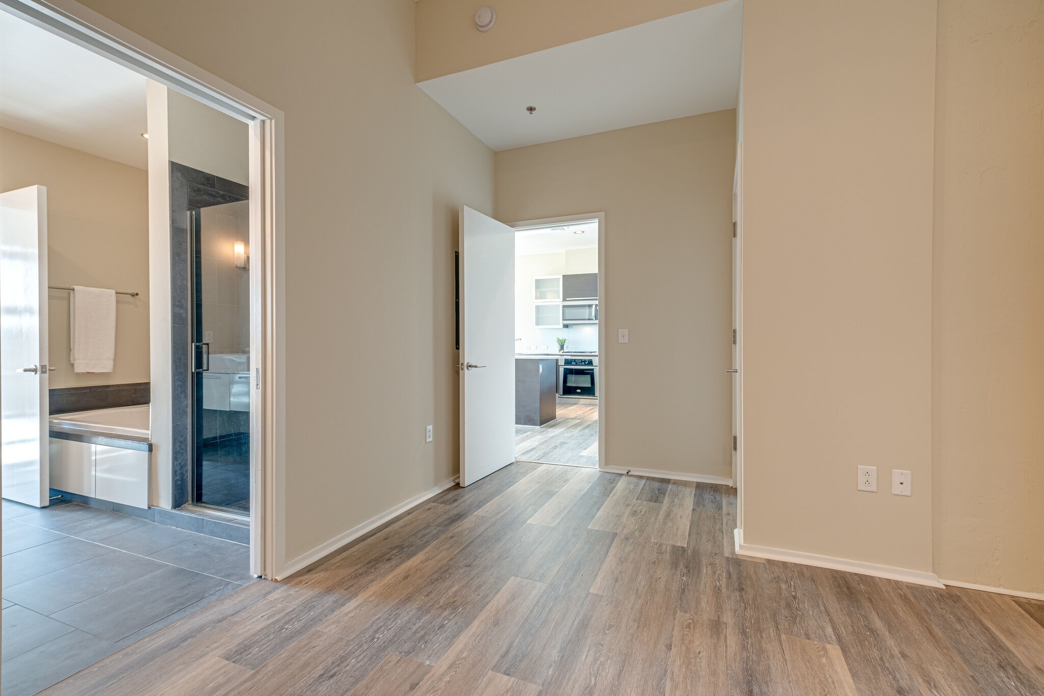 700 12th Ave, S Unit: 707