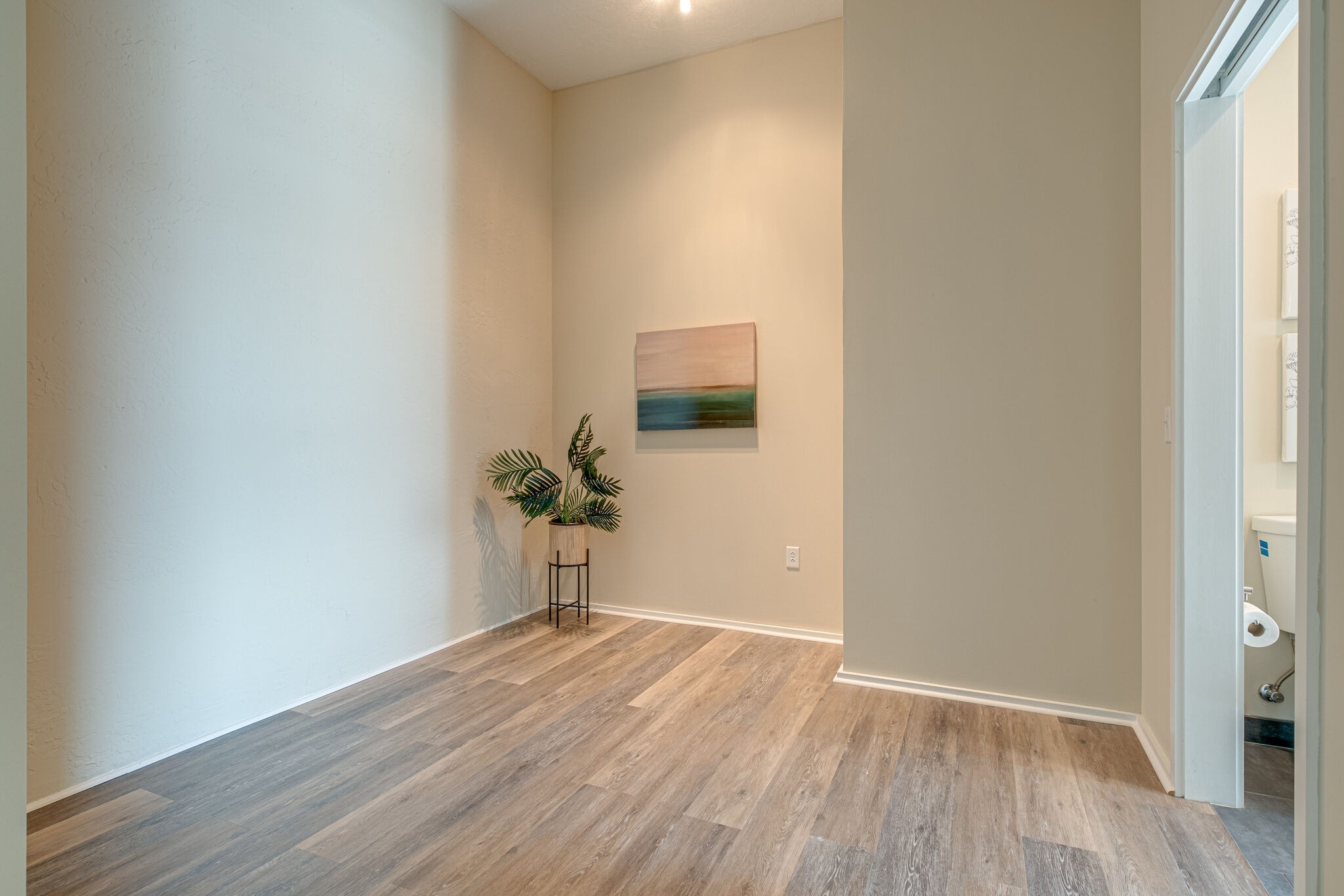 700 12th Ave, S Unit: 707