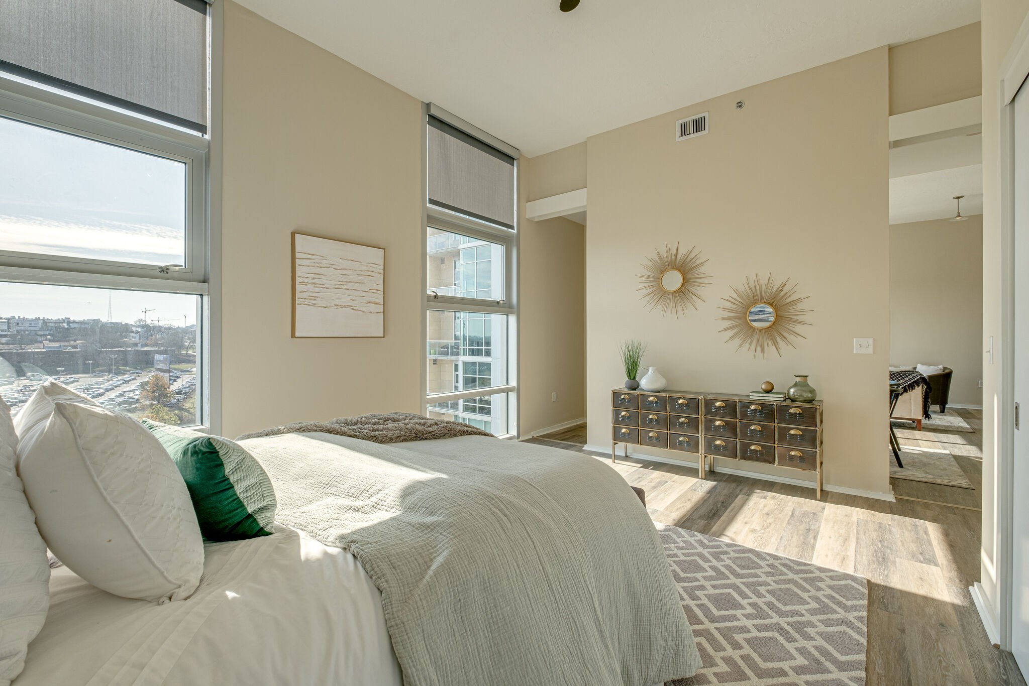 700 12th Ave, S Unit: 707