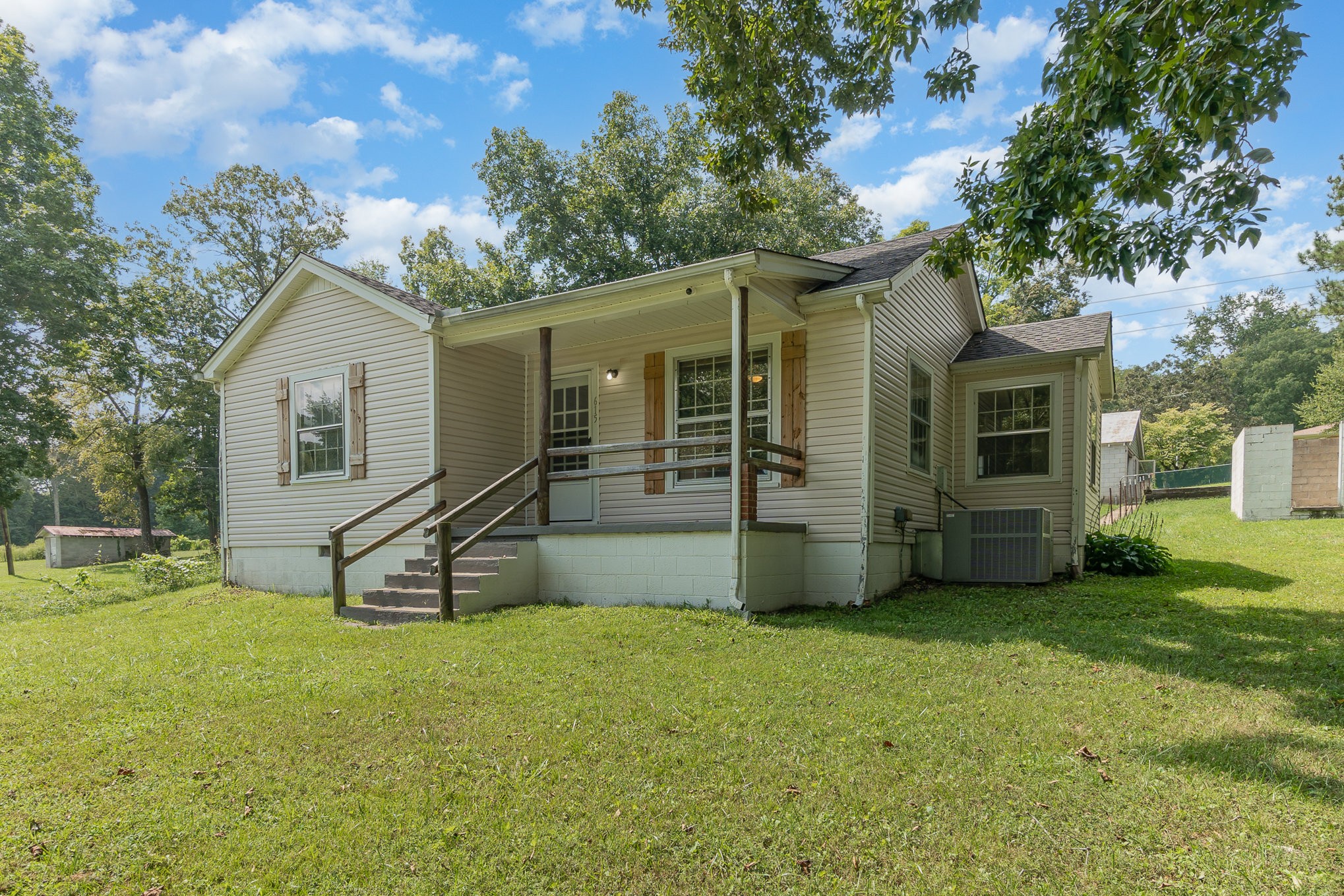 615 Sedric Kimbro Rd