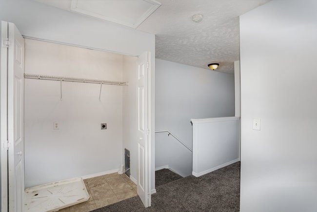 5961 Monroe Xing, NE