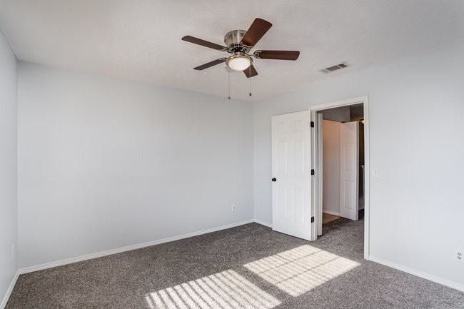 5961 Monroe Xing, NE